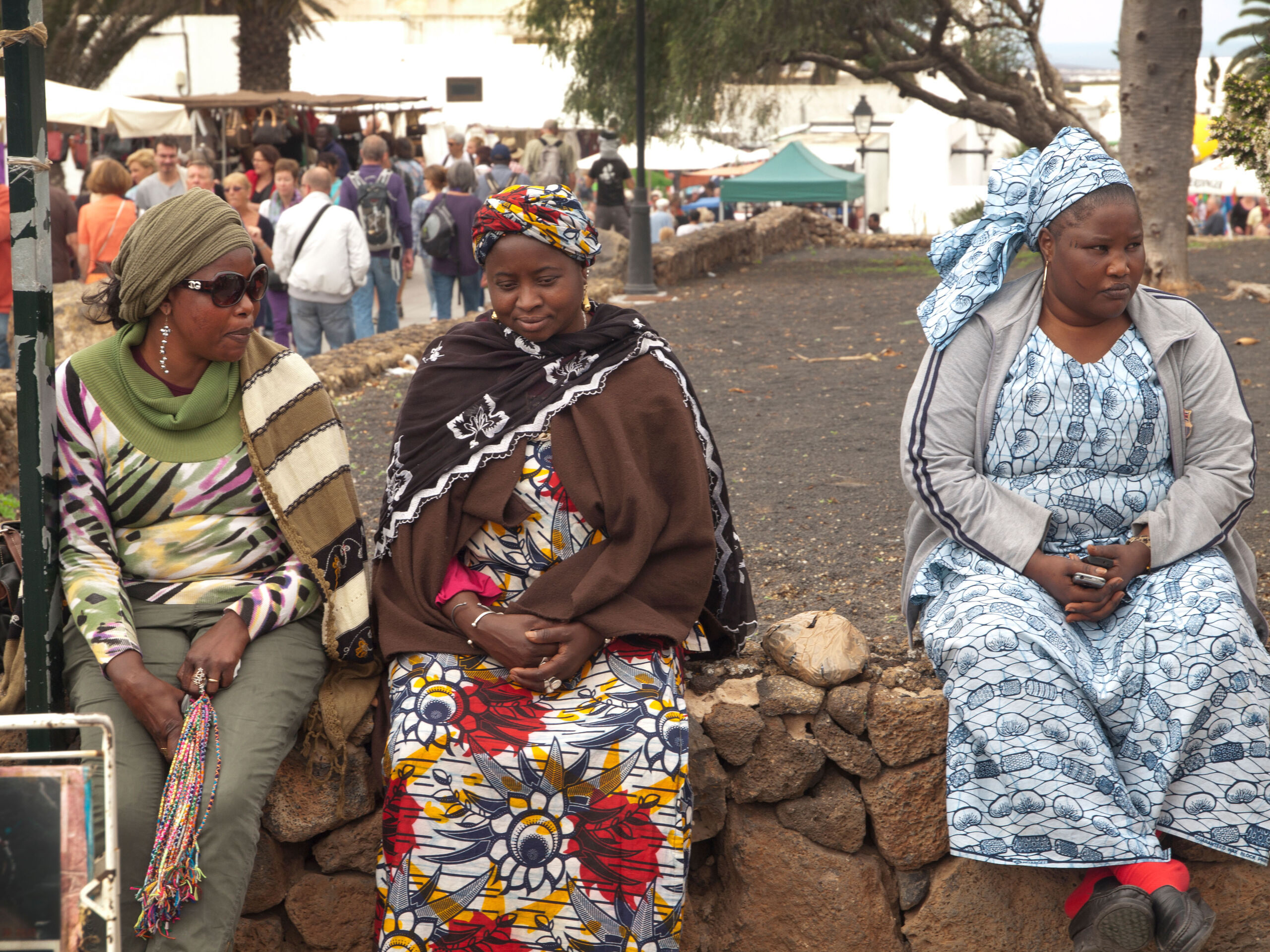 La letra pequeña de los salarios que traerá la regularización masiva: una africana cobra la mitad que un español