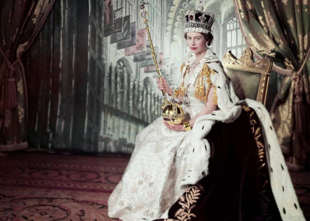 100 años de Isabel II de Inglaterra, la reina que no estaba destinada a reinar y cuya familia fue su talón de Aquiles