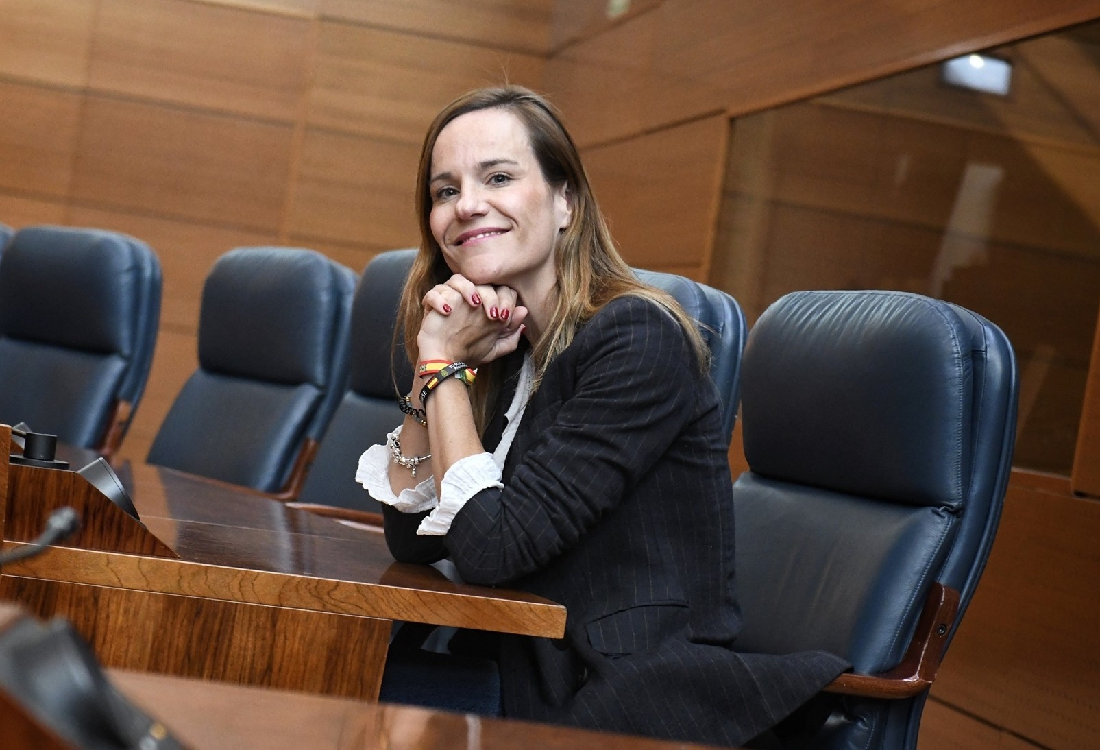 Vox reta a Ayuso a denunciar al PP si cree que la "prioridad nacional" pactada en Extremadura es ilegal