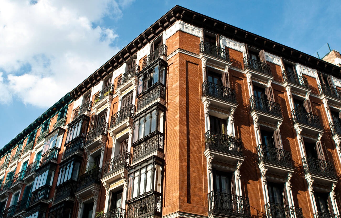 Ayudas al alquiler y pagas para emanciparse: así es el plan de vivienda de 7.000 millones de Sánchez