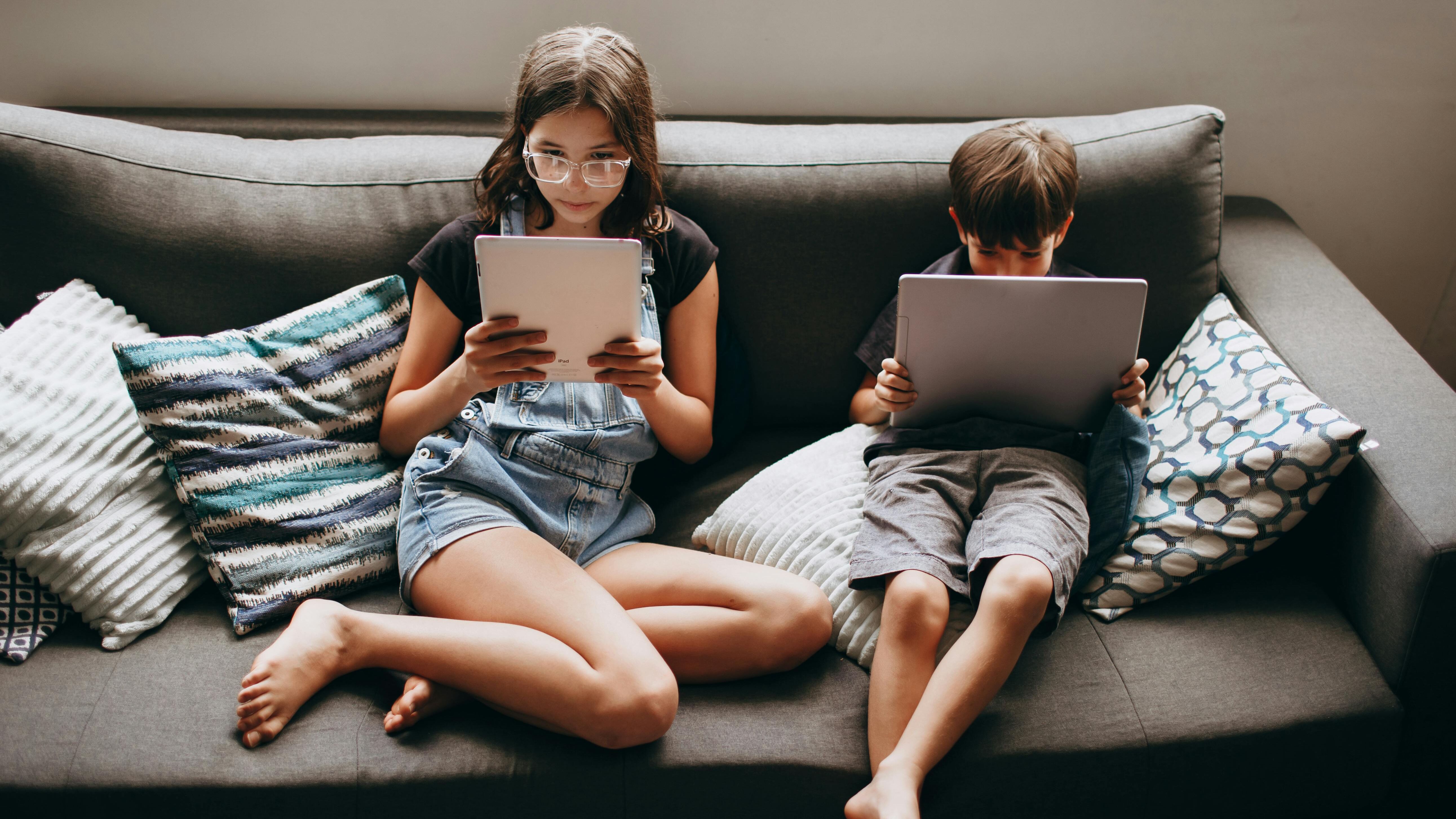 Las señales que indican que tu hijo puede estar enganchado a las redes sociales