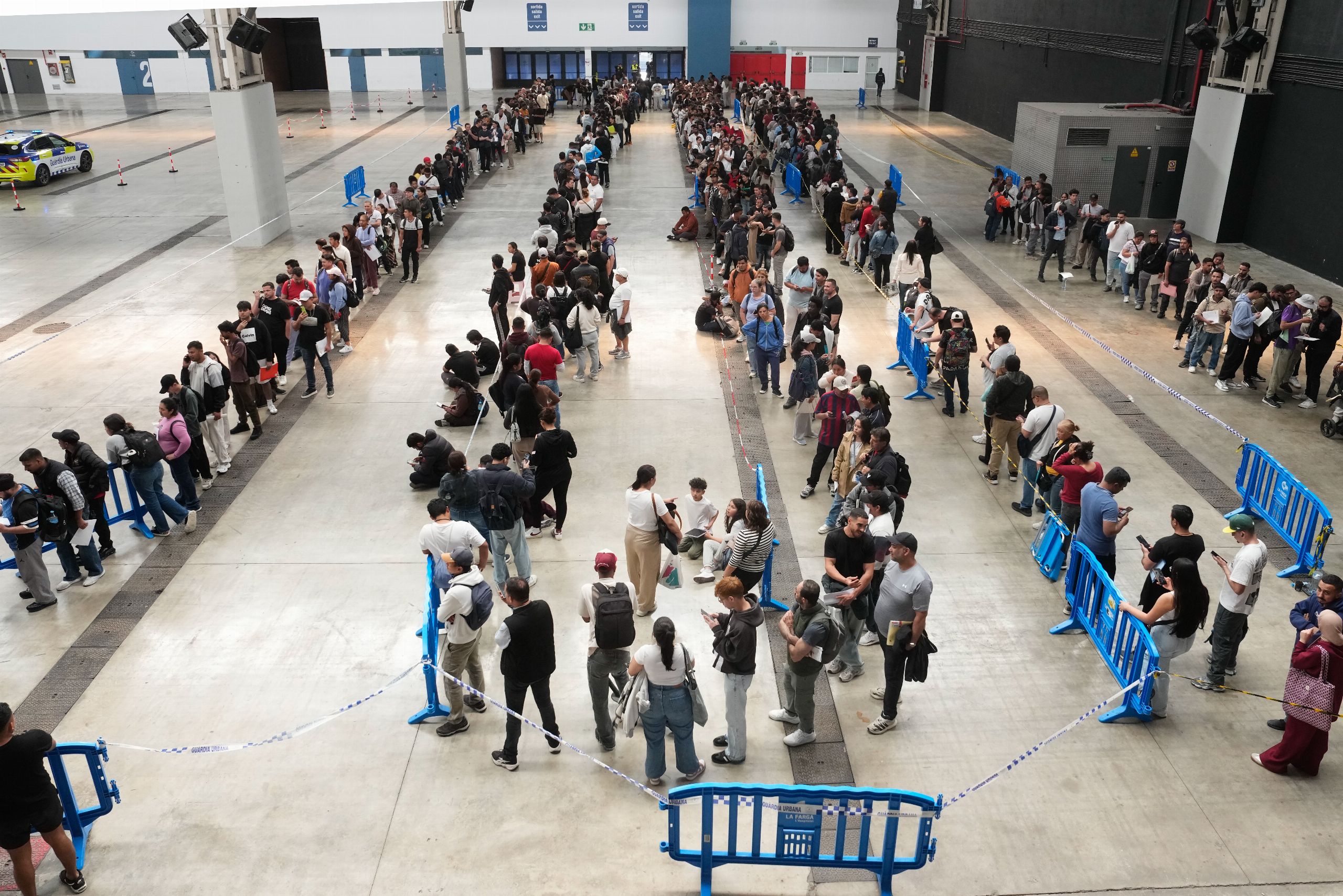 La chapuza del Gobierno para dar la vulnerabilidad a los regularizados convierte el proceso en un coladero