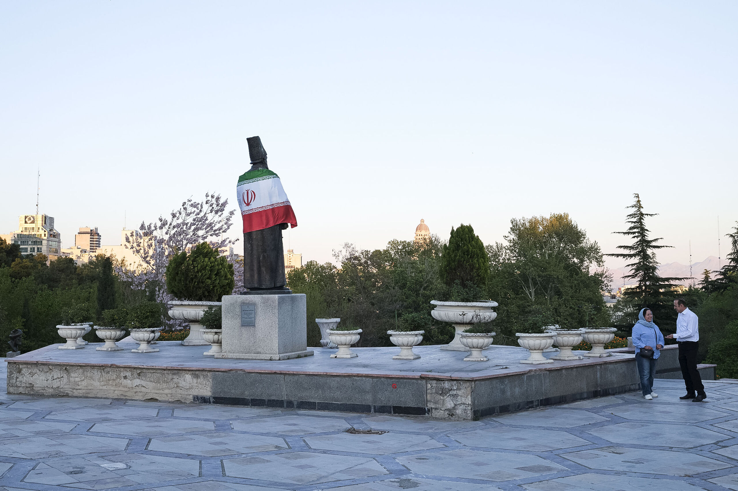 Irán avisa: no reabrirá Ormuz hasta el levantamiento del bloqueo naval de Estados Unidos