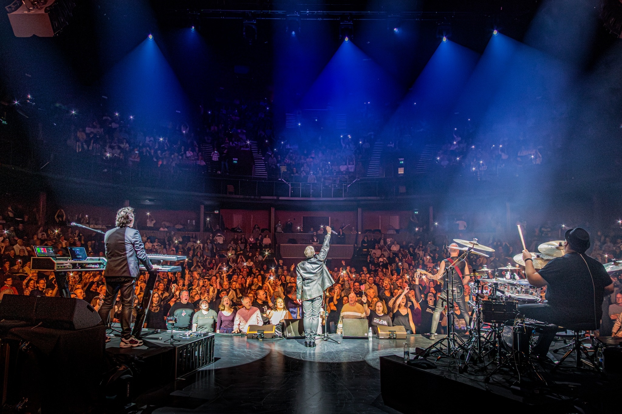 Nostalgia en Santander: tributos a The Doors, U2 y una gran fiesta de los 90