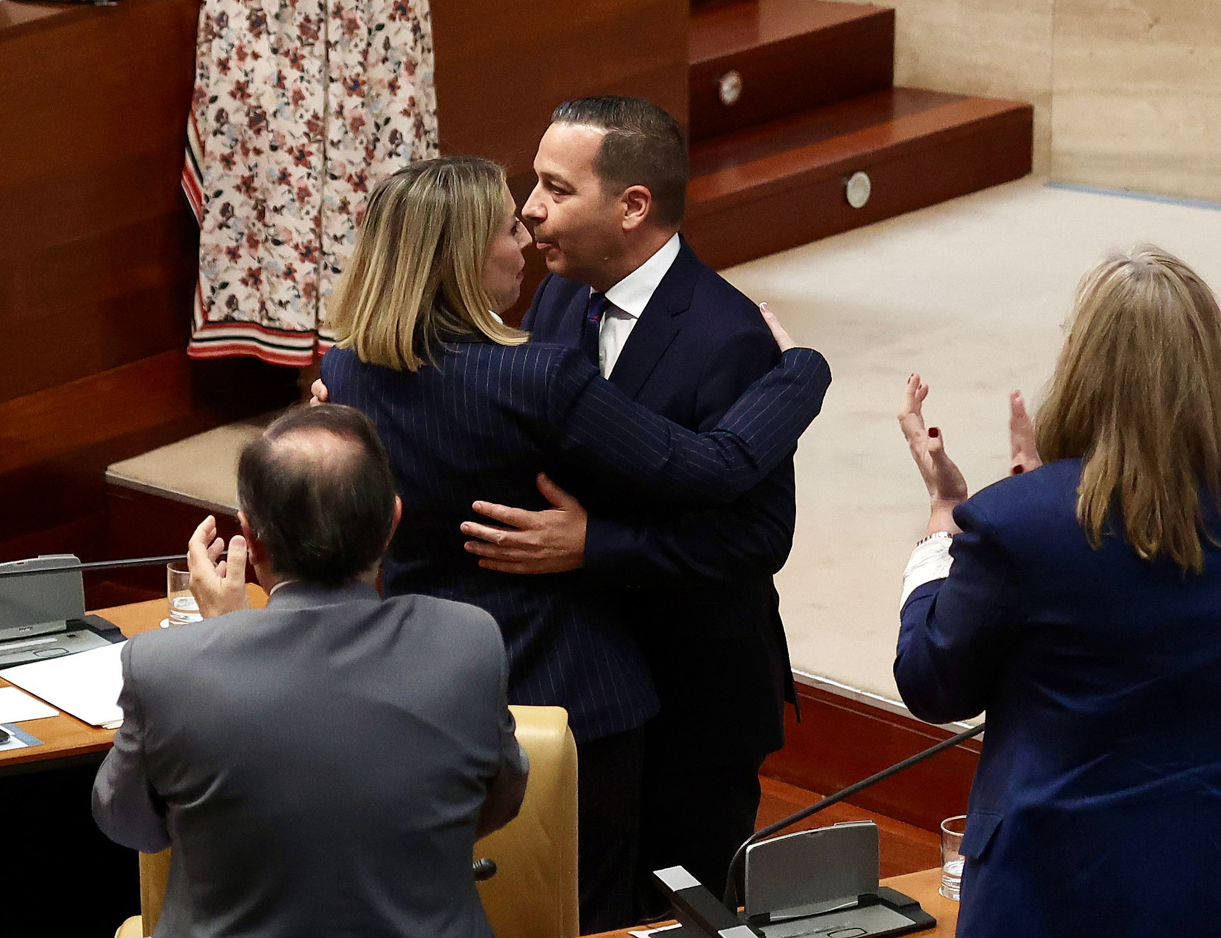 Contacto con… pacto