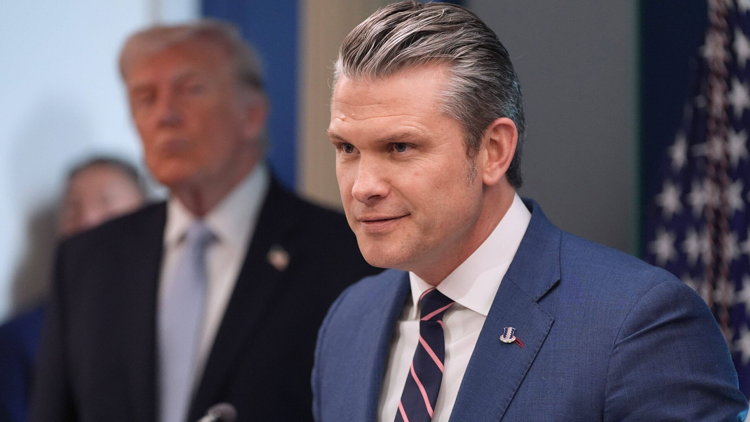 El Pentágono reitera que atacará a Irán si interfiere en el paso por Ormuz: "Disparar y matar"