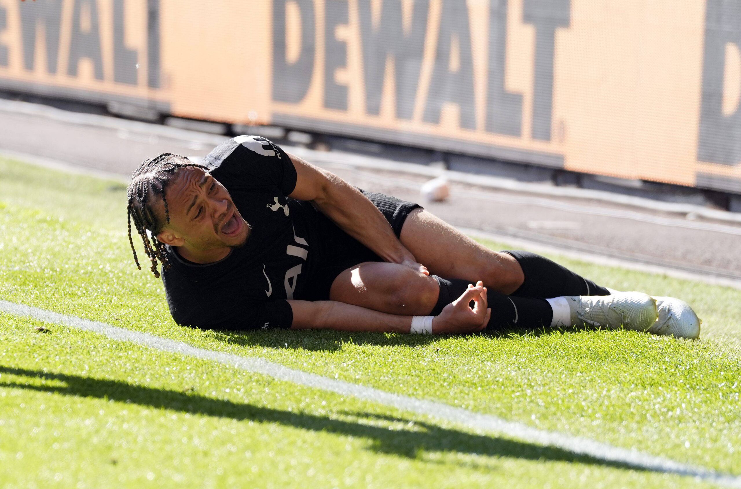 Drama para Xavi Simons: sufre una rotura del cruzado y se pierde el Mundial