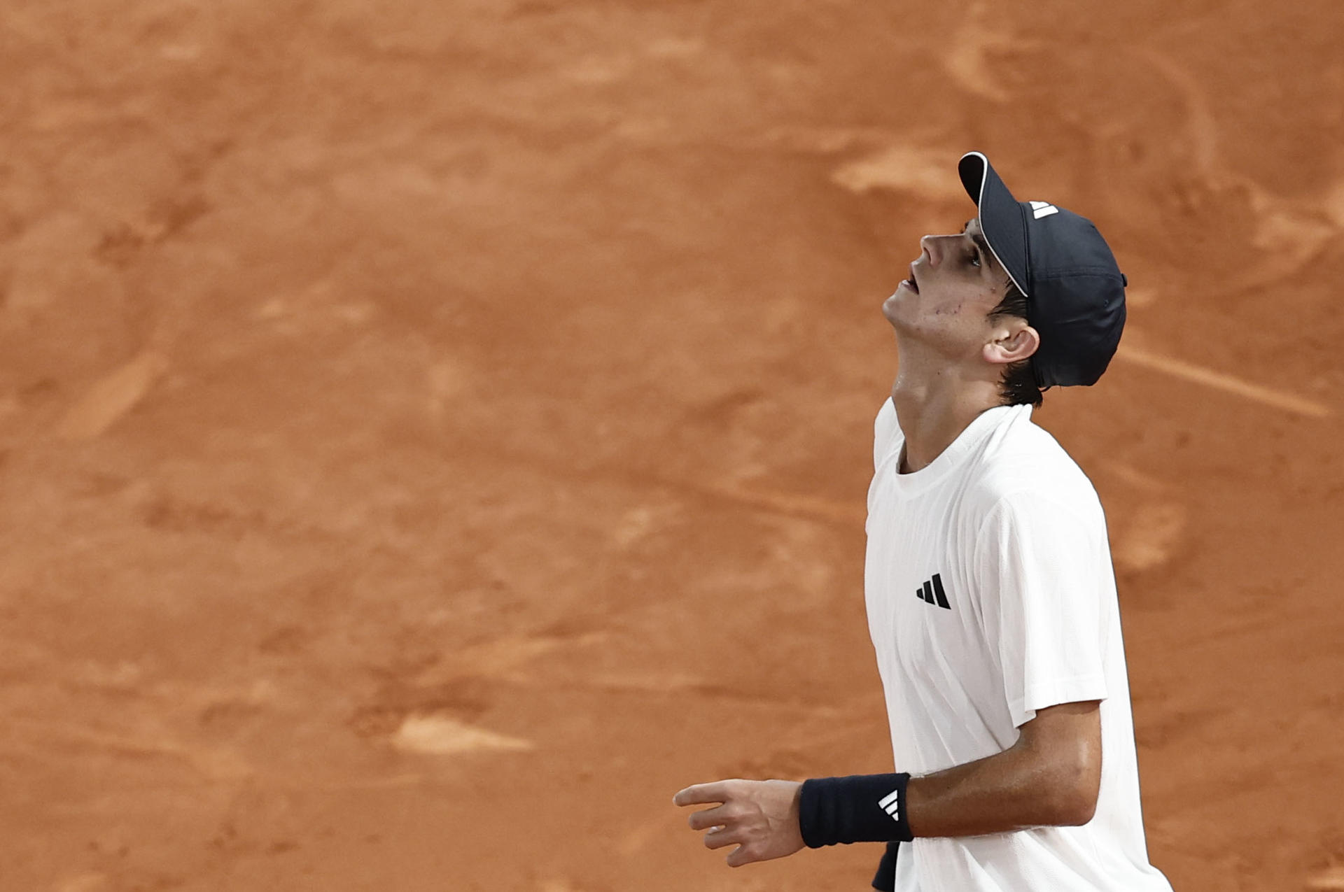 Sinner gana una batalla, pero Rafa Jódar aprende a luchar en la guerra