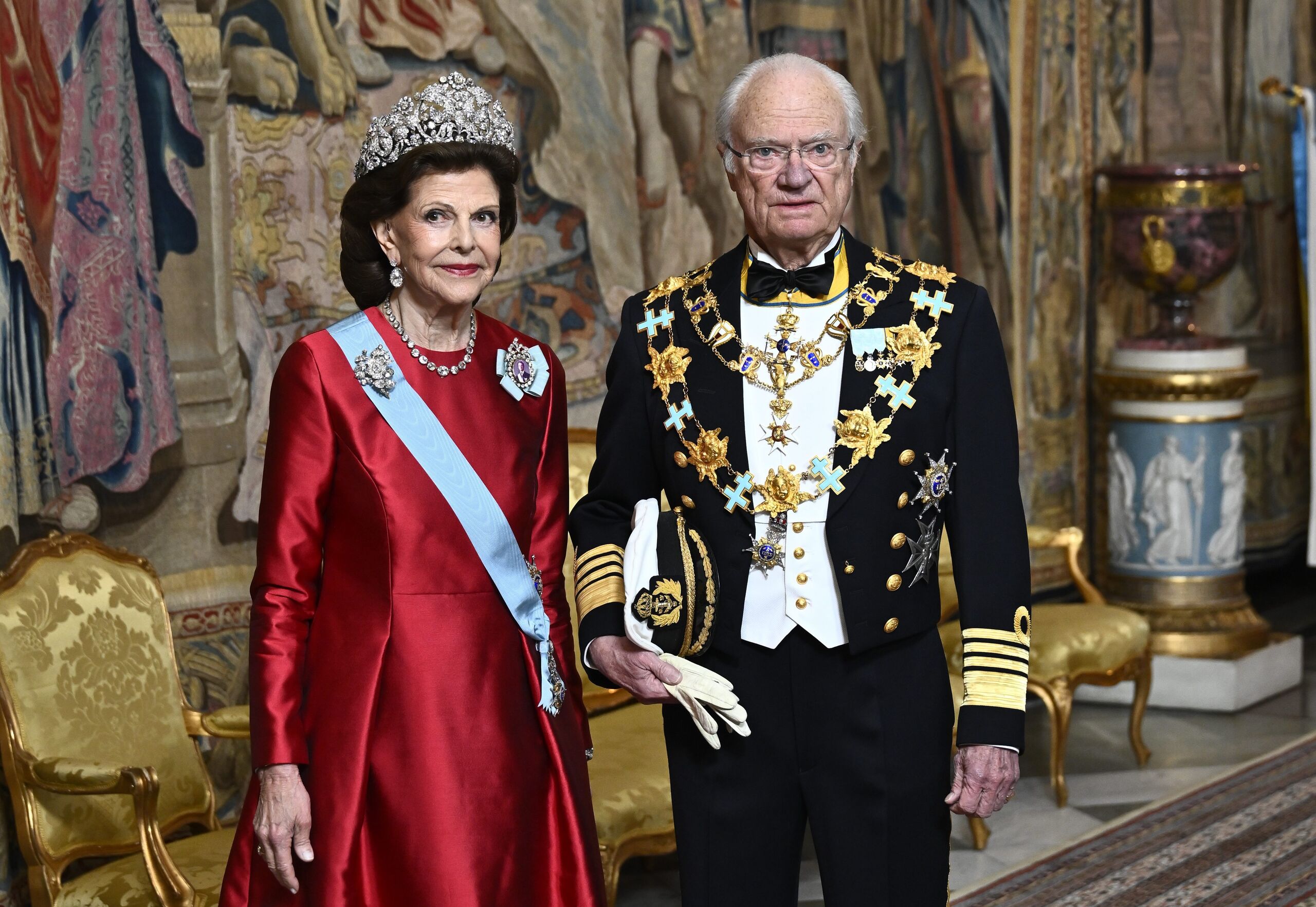Despligue de tiaras y glamour en la cena de gala del 80º cumpleaños de Carlos XVI Gustavo de Suecia