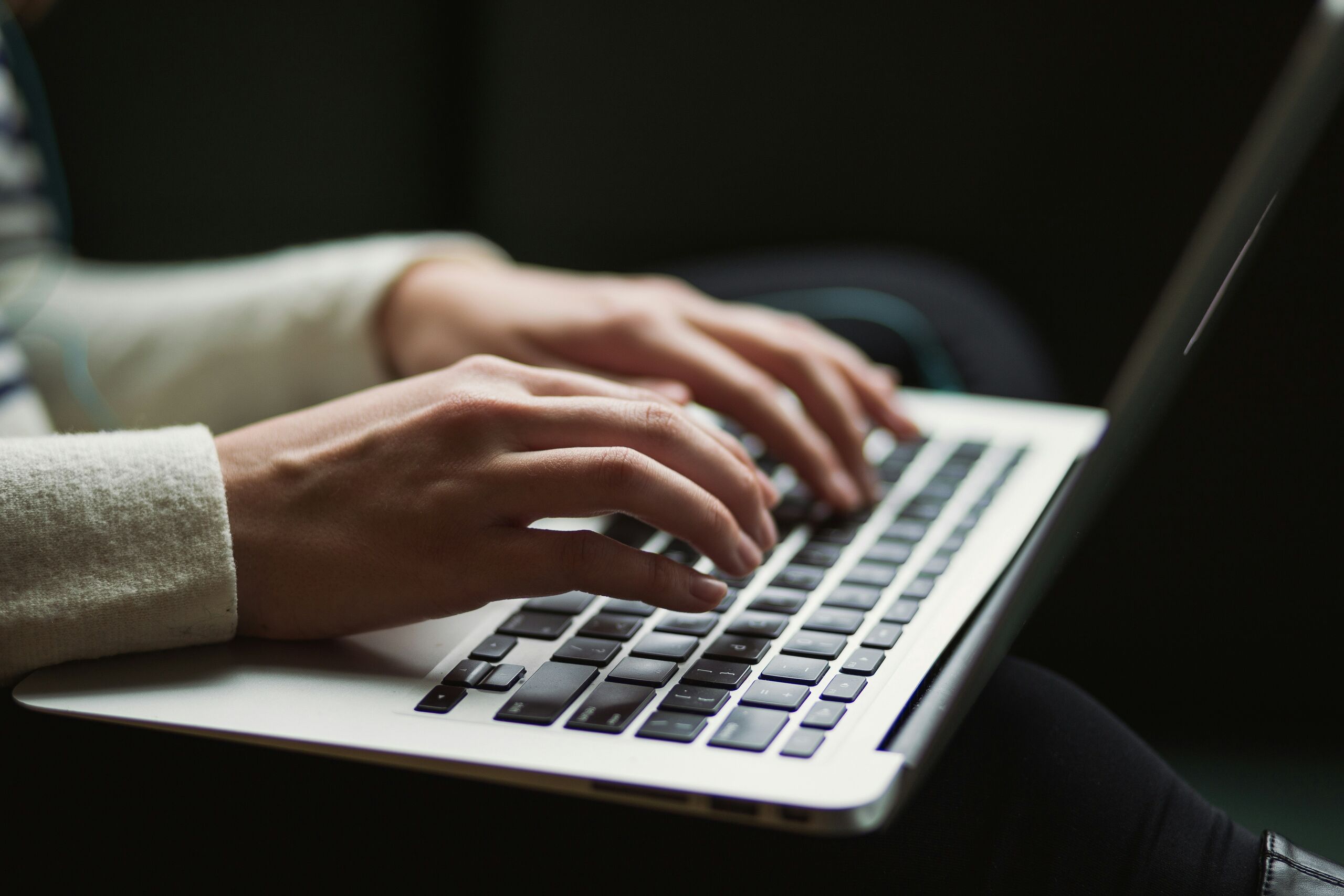 Destapan una "academia online" de violadores: enseñan a agredir sexualmente y grabar a mujeres inconscientes