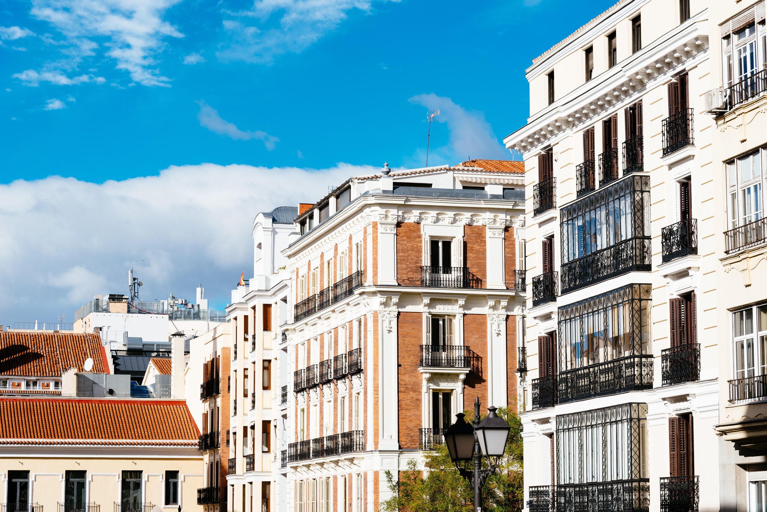 El mercado inmobiliario se agota: cae la compraventa de vivienda un mes más