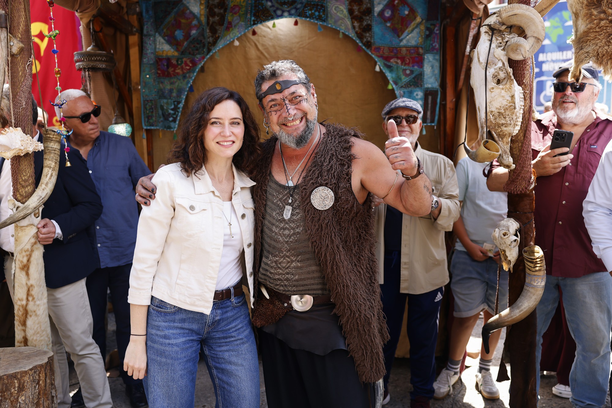Ayuso celebra el 1 de Mayo en la Gran Feria Medieval de El Álamo
