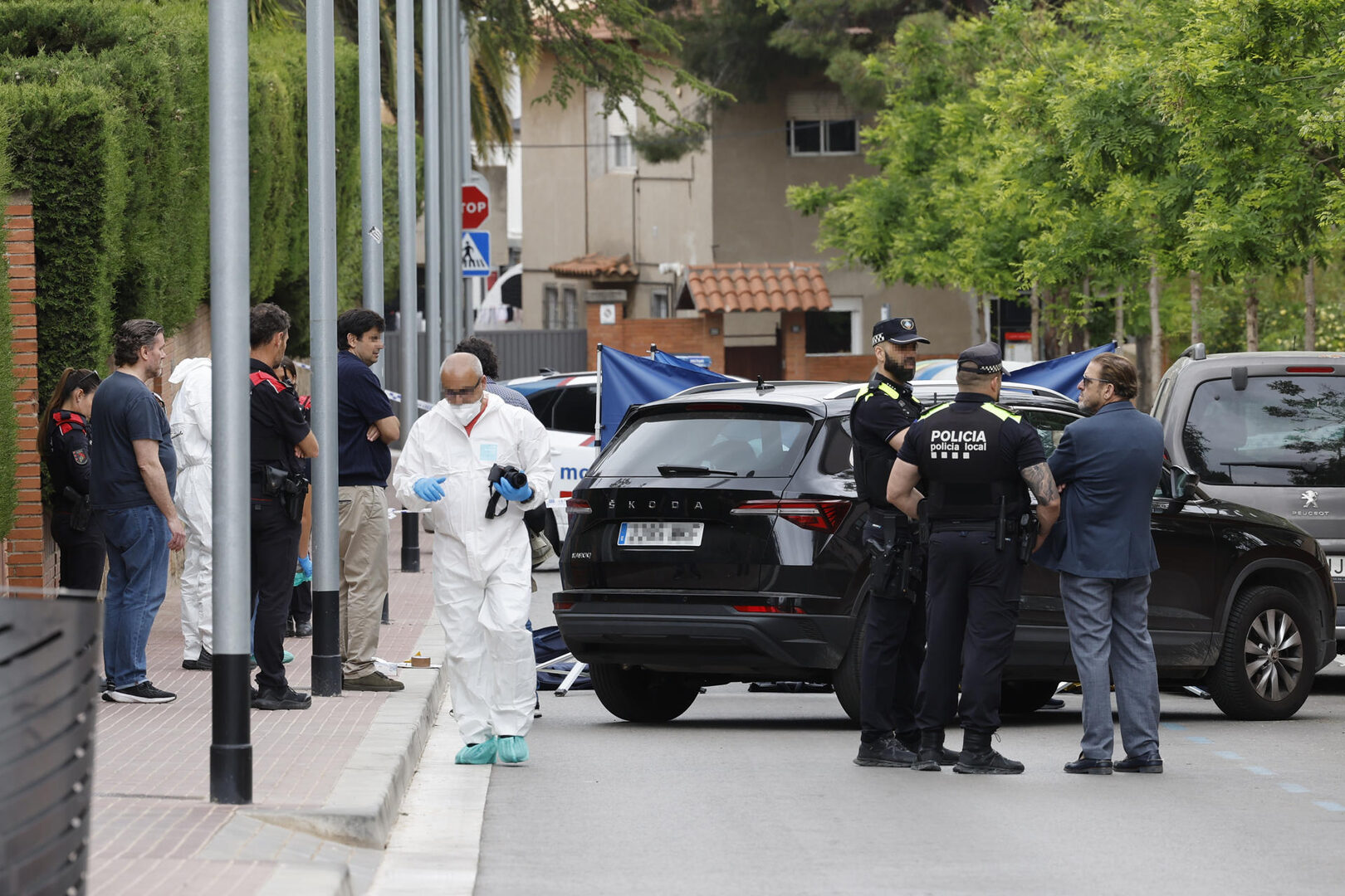 Detenido un hombre por el asesinato a puñaladas de una mujer en plena ...