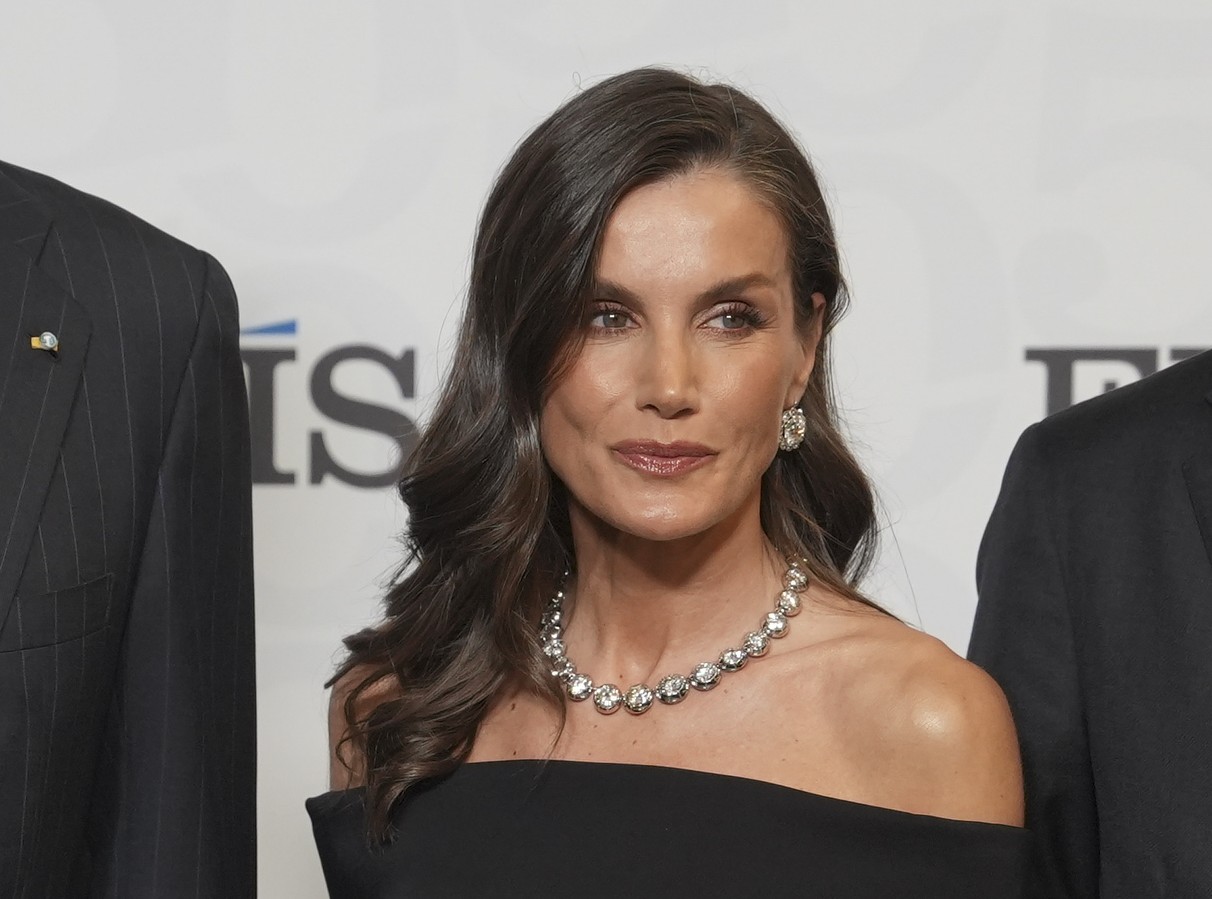 La reina Letizia saca las 'joyas de pasar' de valor incalculable para un evento de periodismo