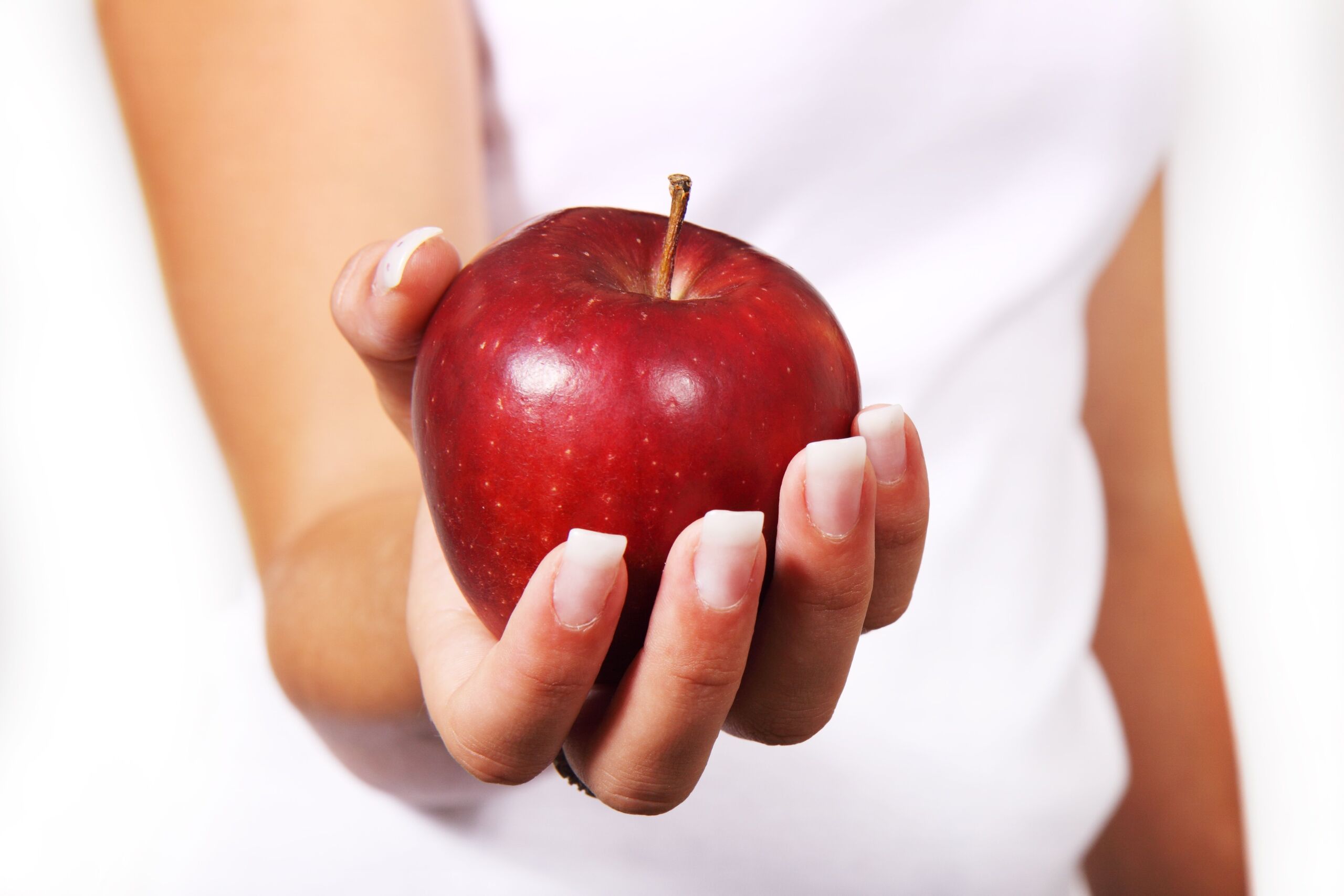 Qué es la alergia cruzada y por qué algunas frutas provocan picor en la boca