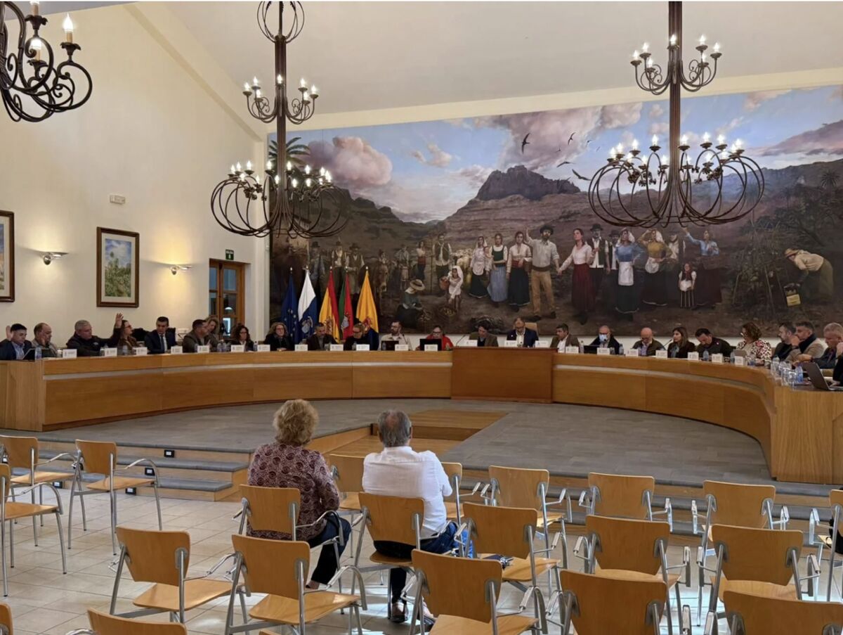 El alcalde de Santa Lucía, bajo la amenaza de la Fiscalía por el estatus de sus ediles