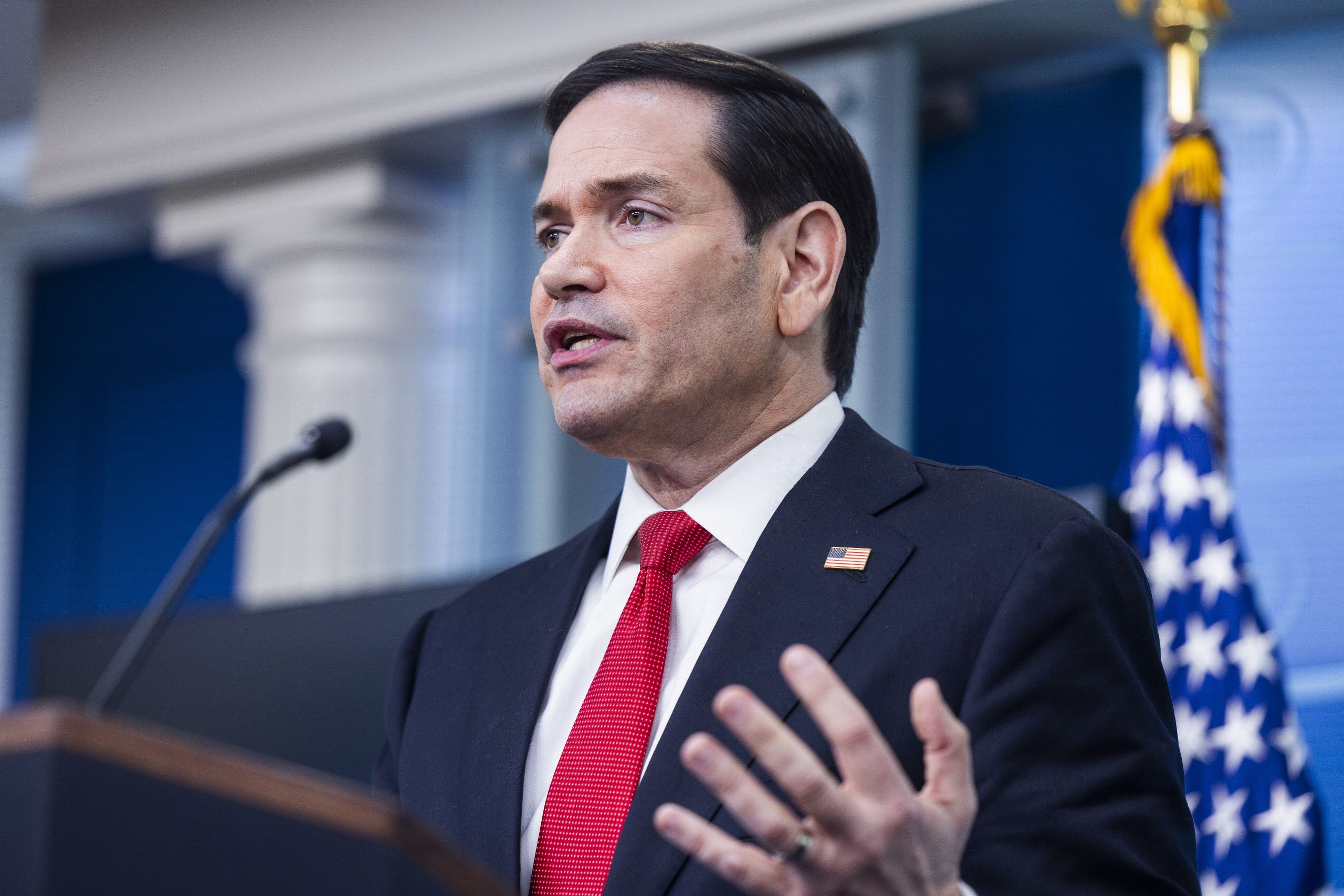 Marco Rubio estalla contra el Gobierno de Sánchez por negar a EEUU el uso de sus bases