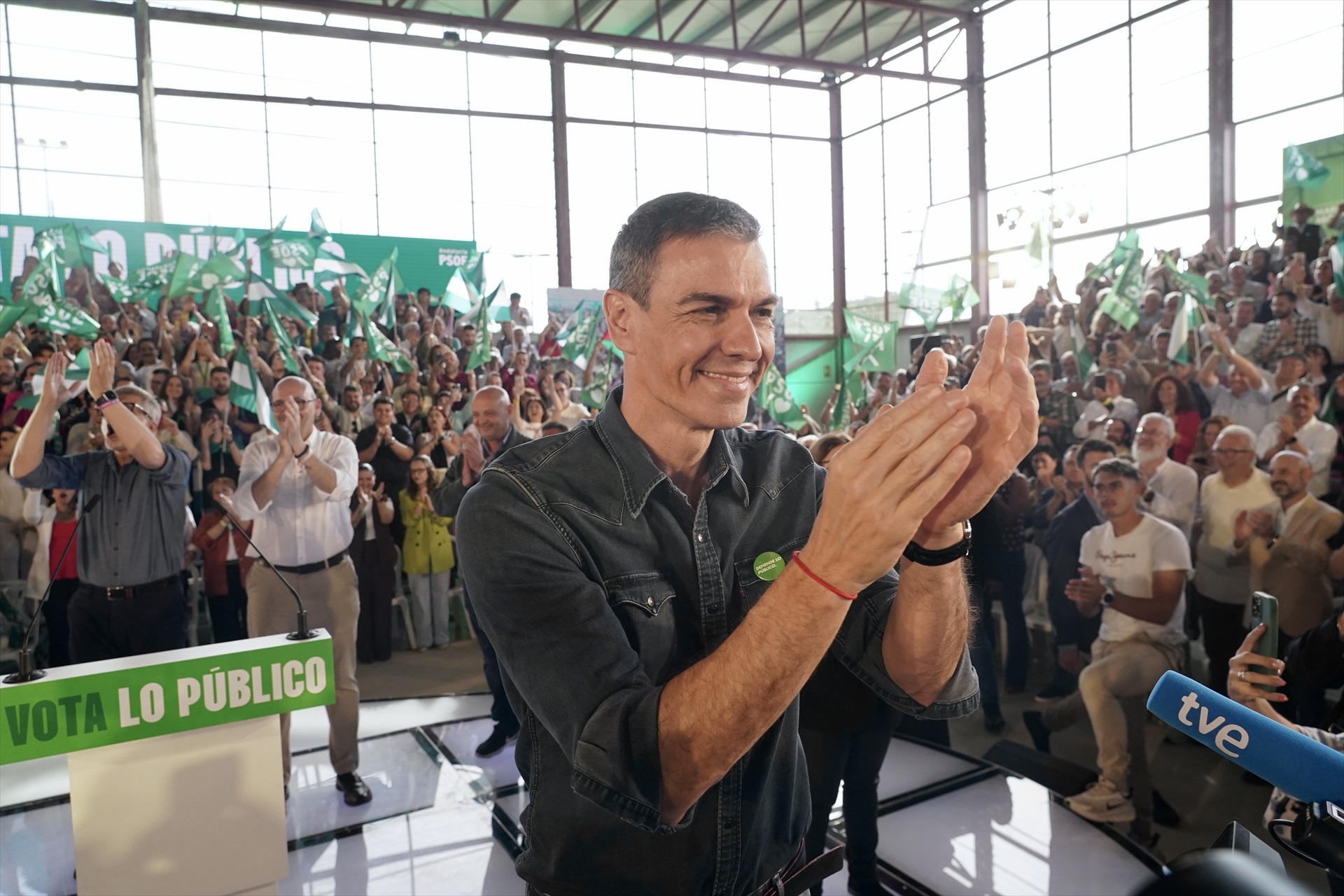 Bochorno mundial: Bélgica embarga 840 millones a España por los impagos de Sánchez a las renovables