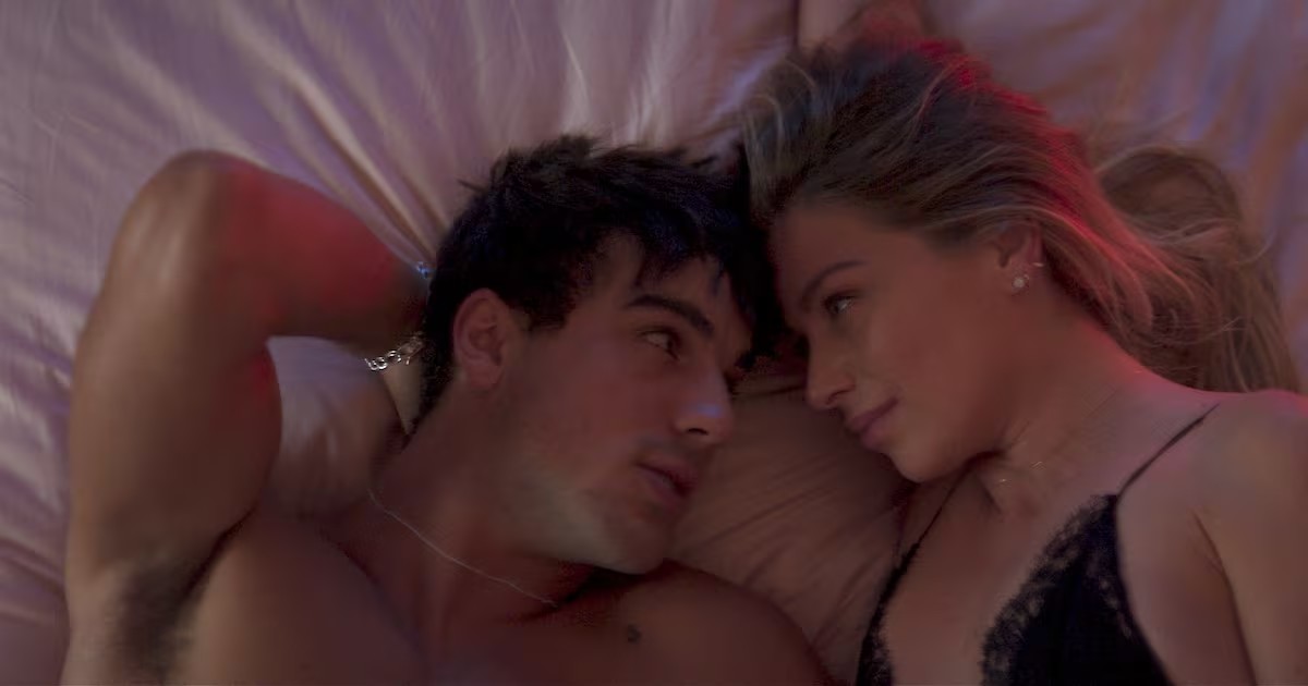 'Deseo', la obsesión de una abogada madura con Óscar Casas: sexo, lujo y morbo