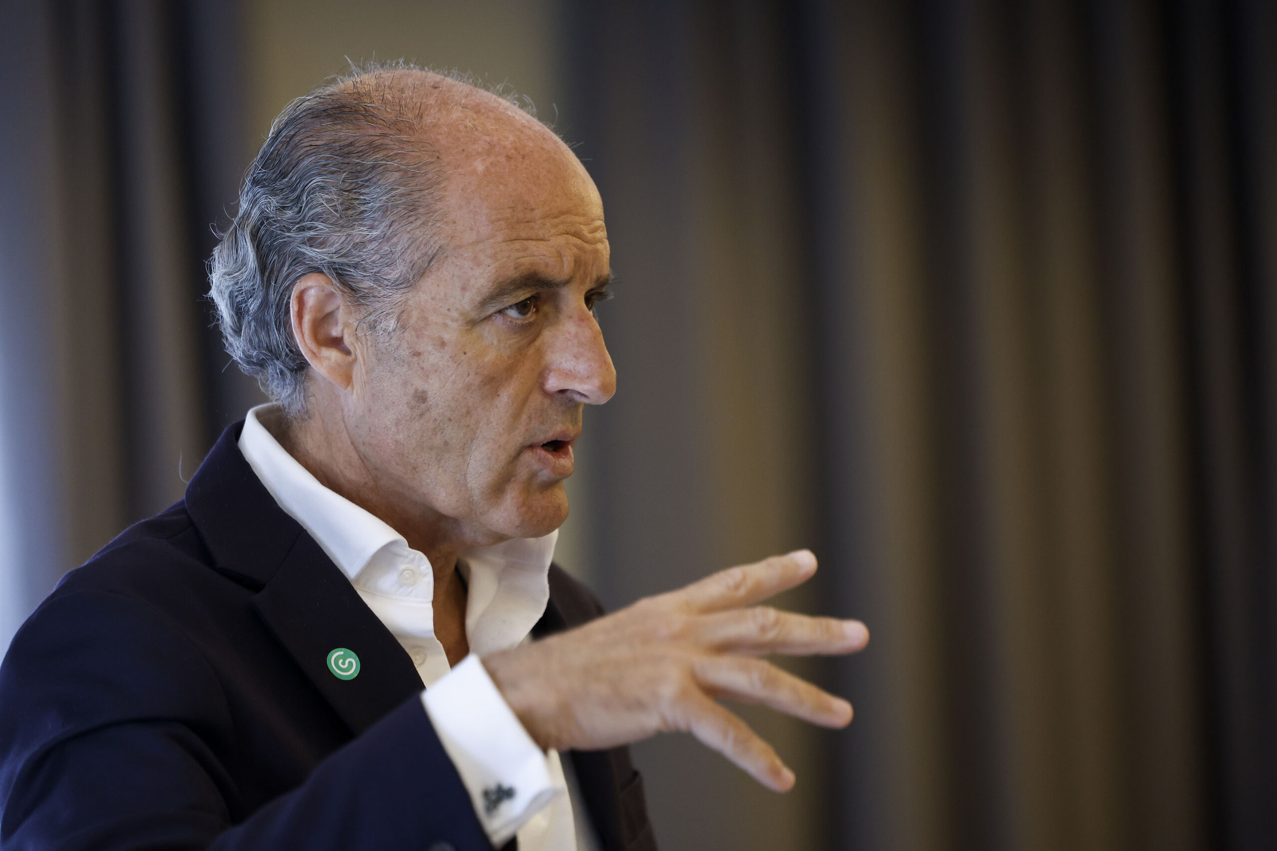 Camps reúne en 48 horas los avales para disputar el control del PPCV