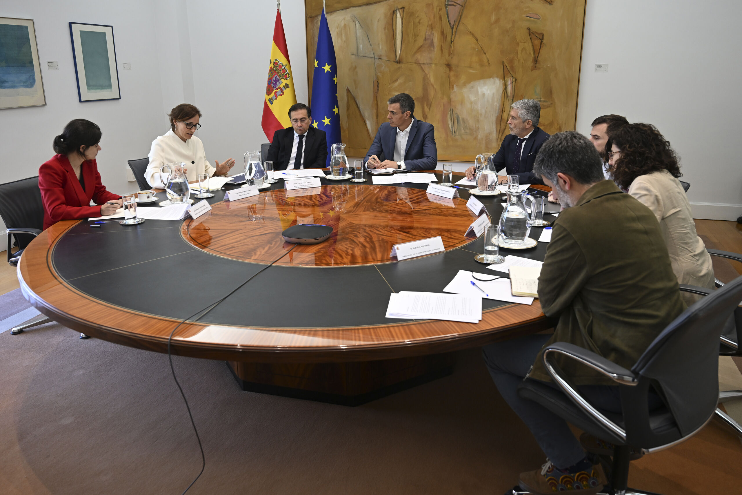 El Gobierno envió un simple WhatsApp a Clavijo tras decidir el traslado del barco con hantavirus a Canarias