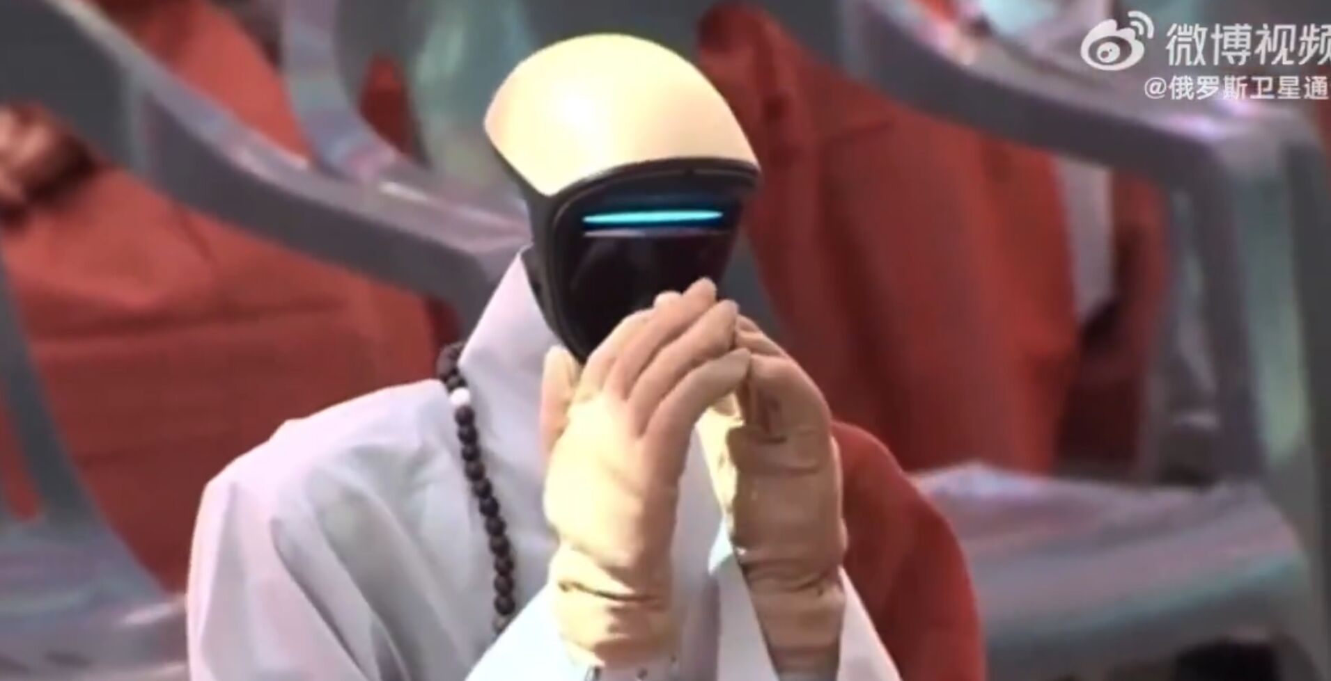 Lo nunca visto en Corea del Sur: ordenan discípulo budista a un robot