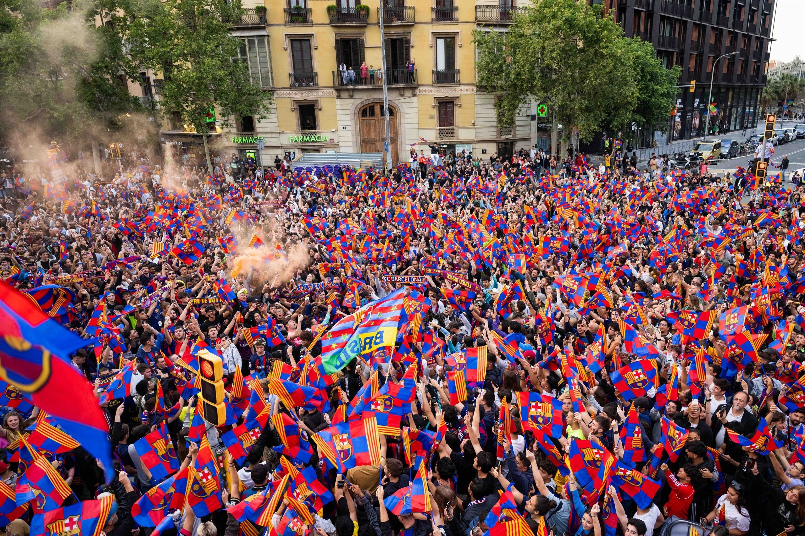 El Barça celebra este lunes con su afición la Liga en una rúa por Barcelona