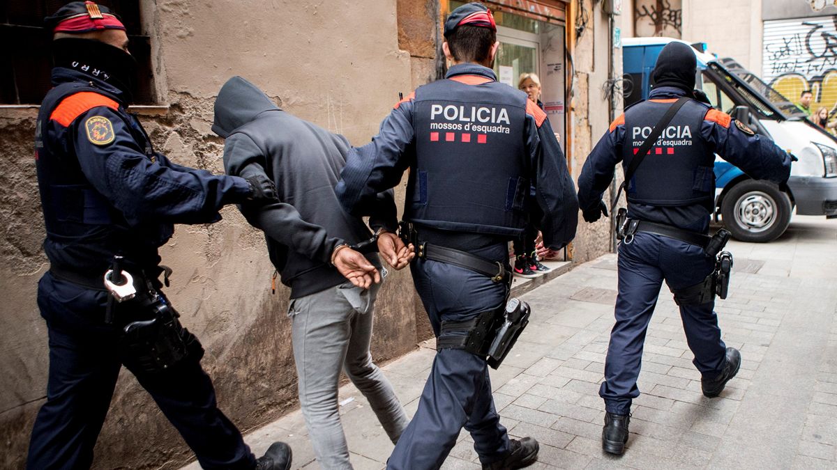 El informe que la Generalidad ocultaba: los extranjeros detrás del 84% de los hurtos y el 60% de las agresiones sexuales