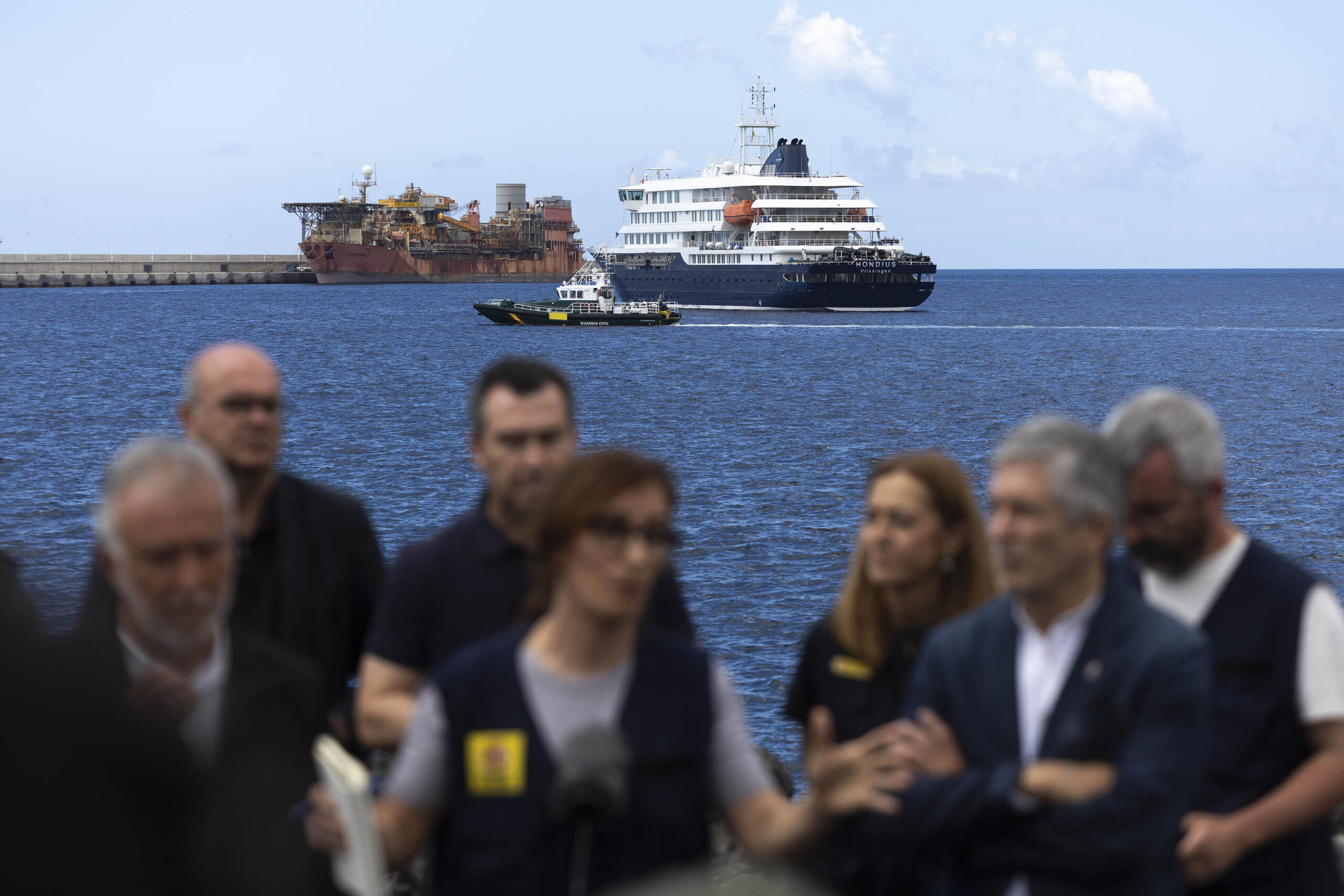 Sanidad tilda de 'éxito' el operativo del crucero con hantavirus pese al positivo en Francia