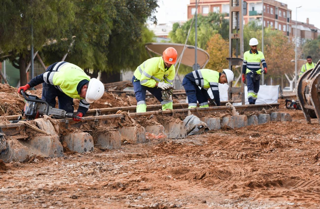 El nuevo engaño de Sánchez: España crea empleo bajando la productividad