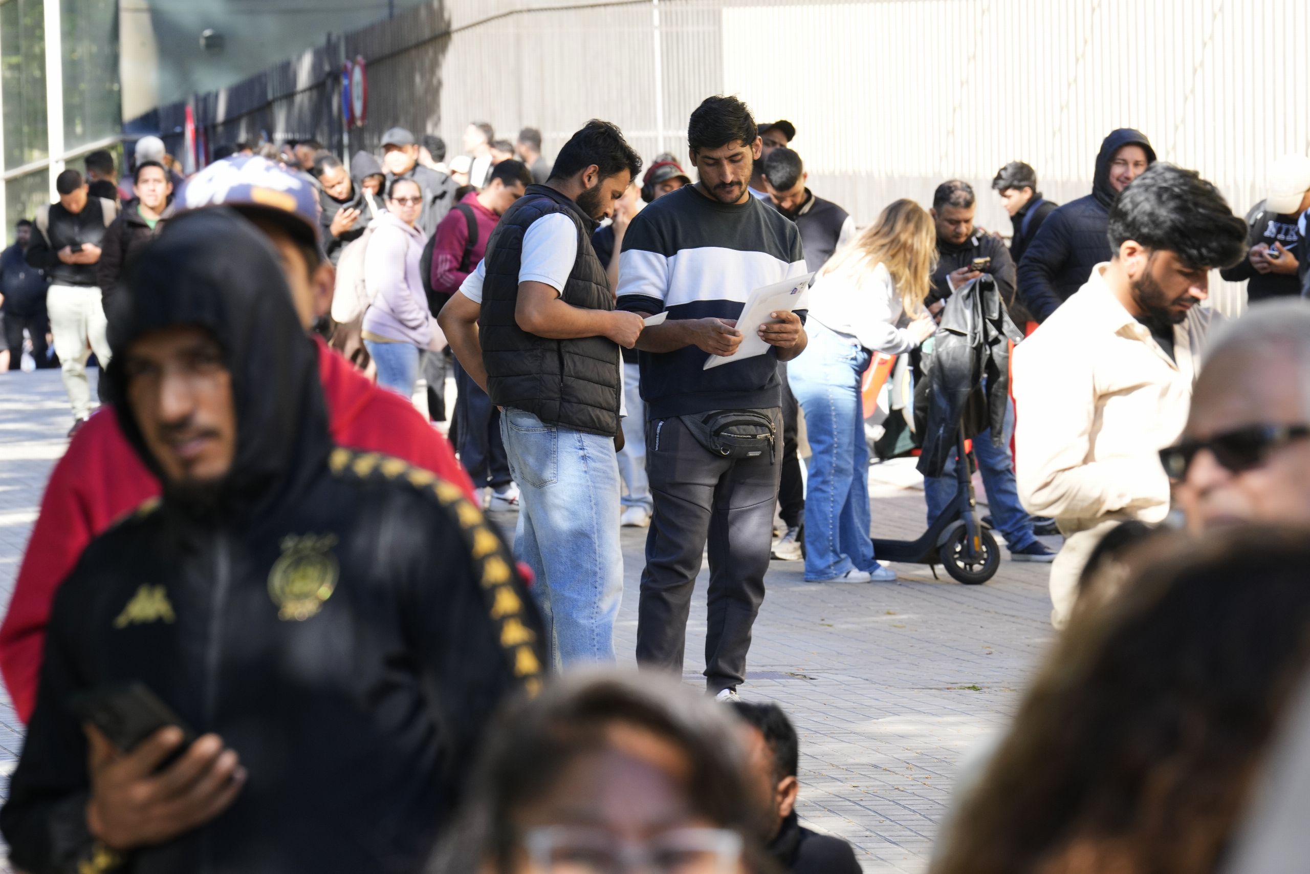 El Gobierno triplica las ONG que otorgan los certificados de vulnerabilidad para la regularización masiva