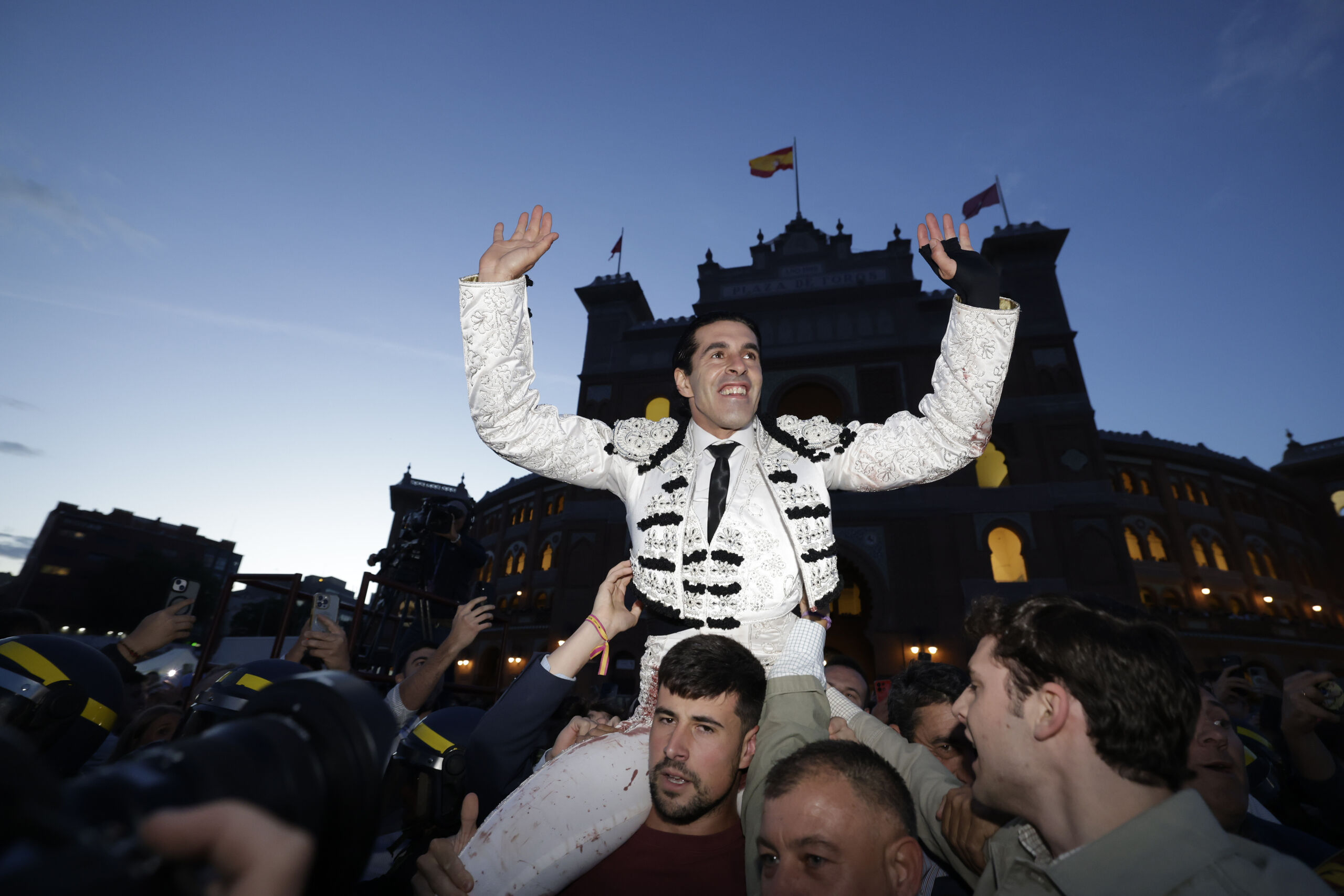 Al Alimón: Talavante consigue su séptima Puerta Grande en el estreno de San Isidro 2026