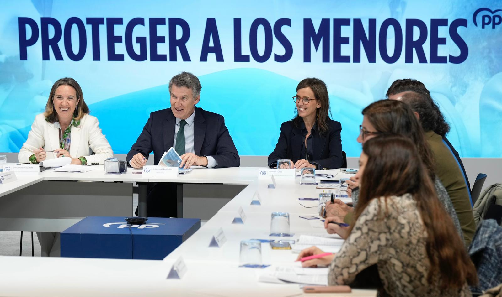 Feijóo propone prohibir las redes sociales a menores de 14 y sancionar a influencers que vulneren sus derechos