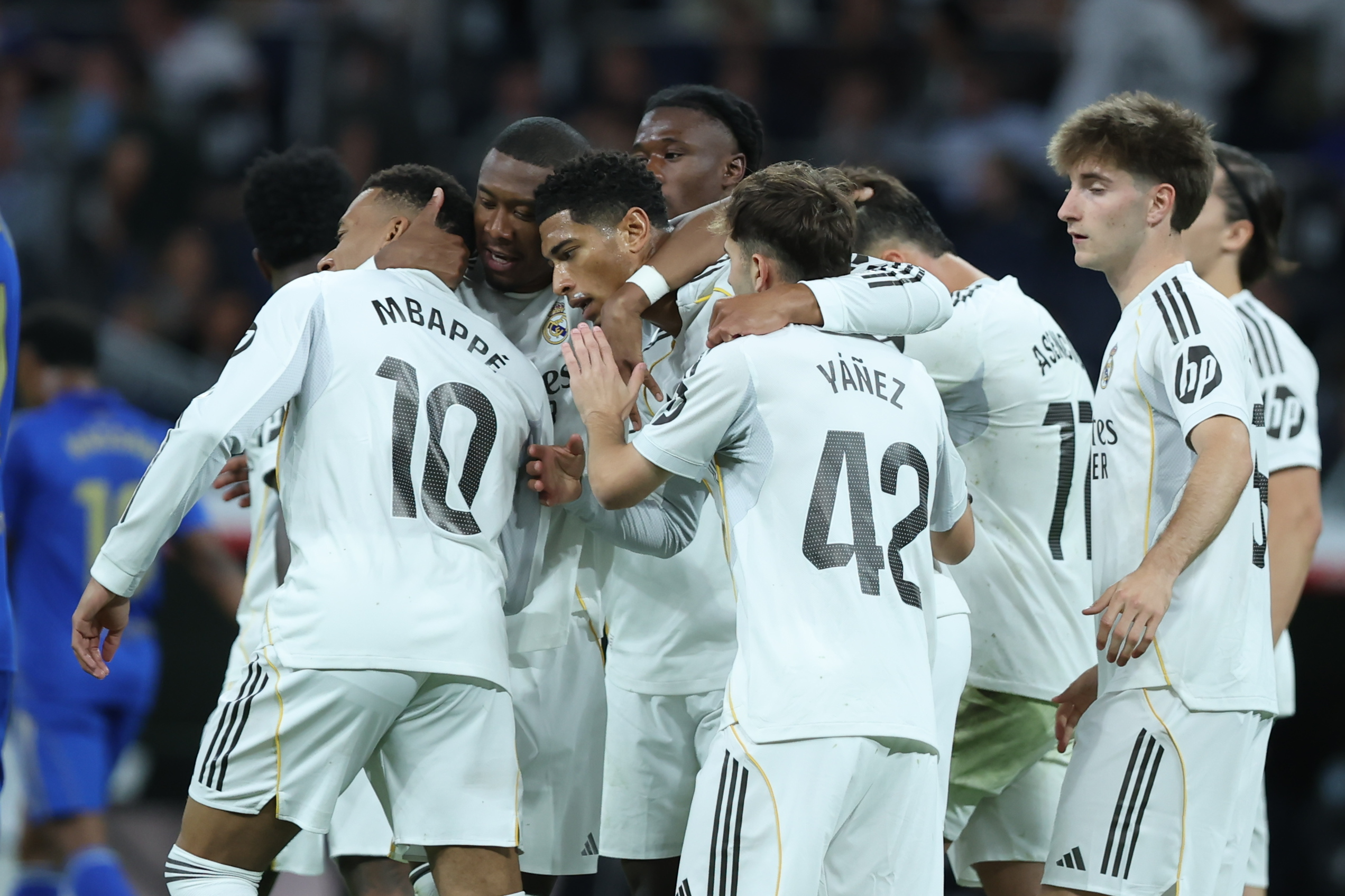 "Esa imagen en un palco del Bernabéu es lamentable"