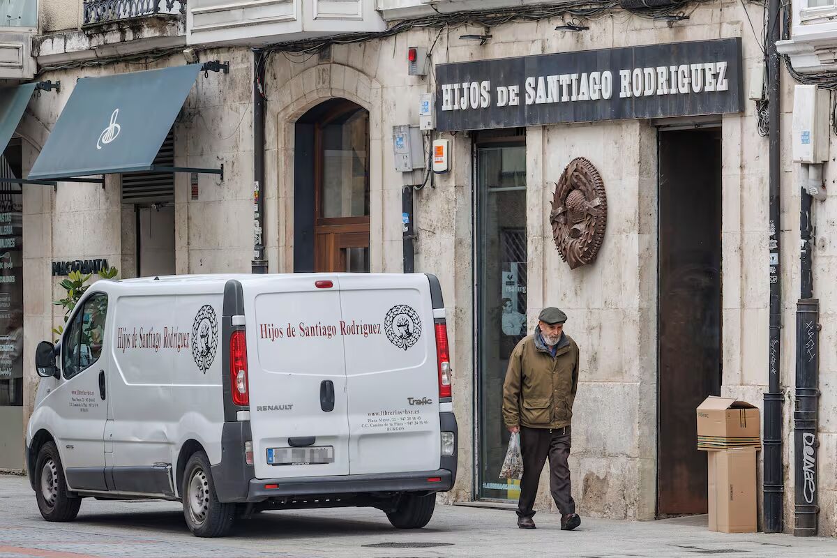 La librería más antigua de España esquiva el cierre gracias a la solidaridad vecinal