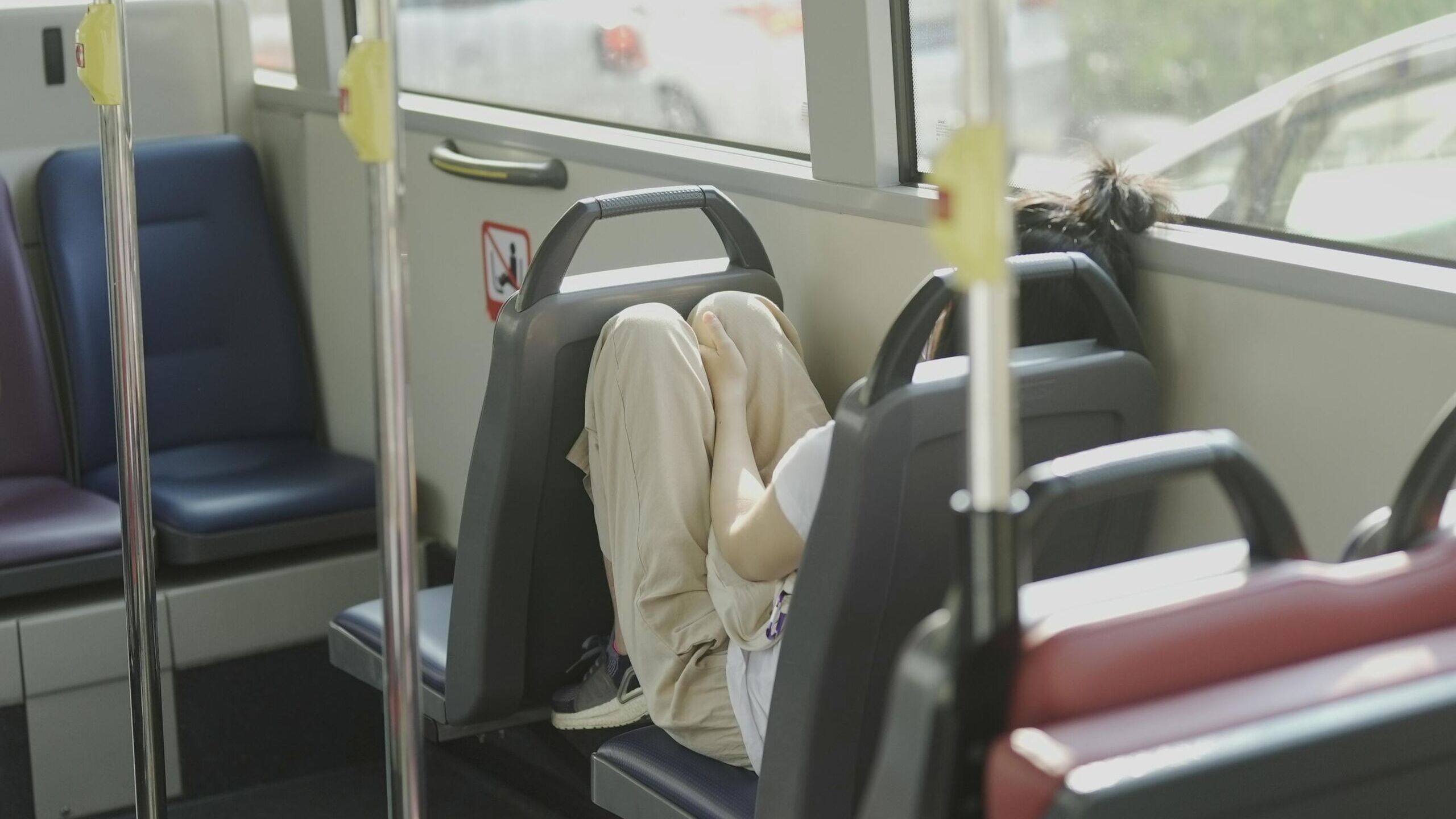 Cuánto dinero nos cuesta que los adolescentes no se levanten en el autobús