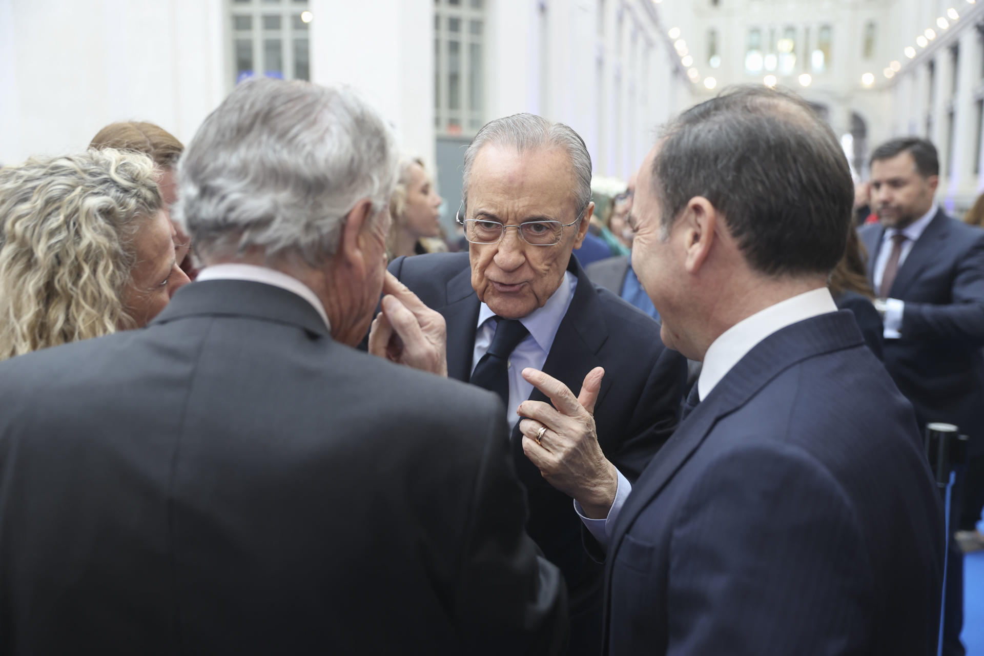 Las mejores fotos de un San Isidro con Florentino y Ayuso acaparando ...