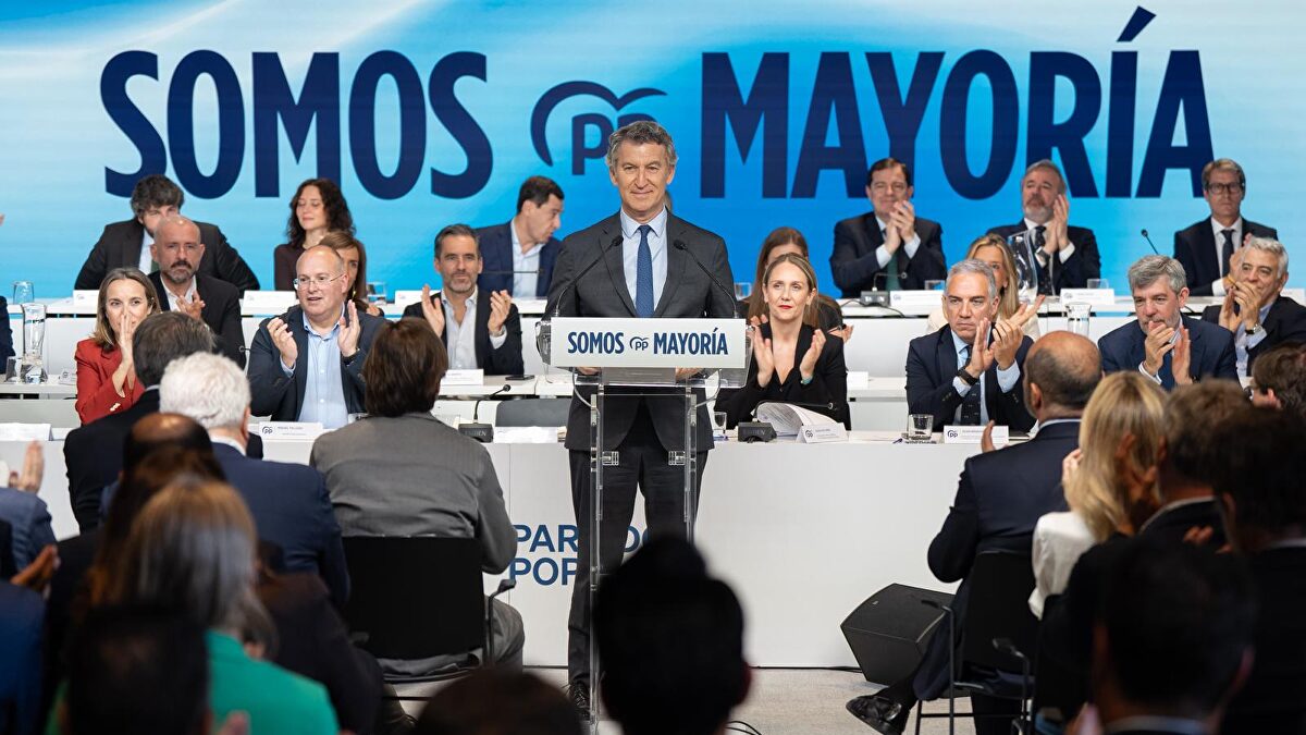 Feijóo activa la maquinaria electoral poniendo a punto equipos y estrategia