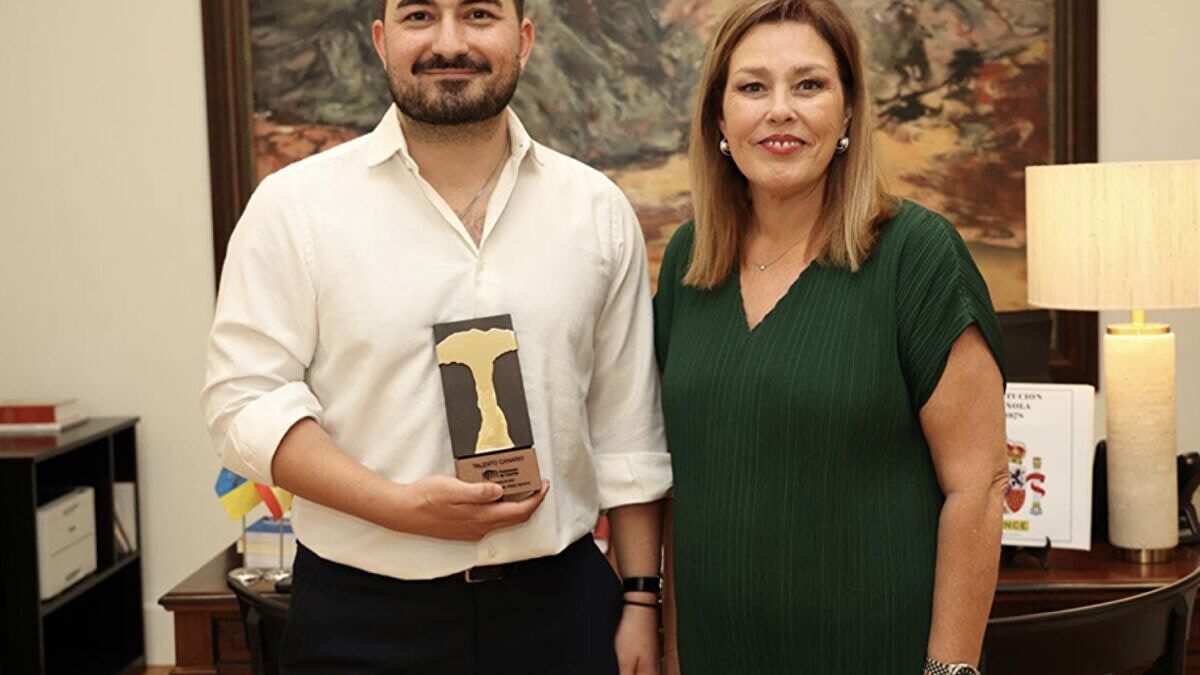 El Parlamento reconoce el éxito internacional del neurocirujano palmero Jesús Martín-Fernández