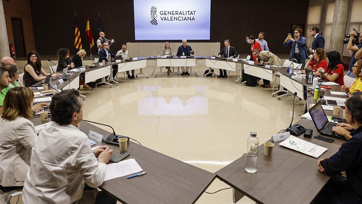 Educación sube el salario a 200 euros mensuales hasta 2028 pero los sindicatos lo rechazan
