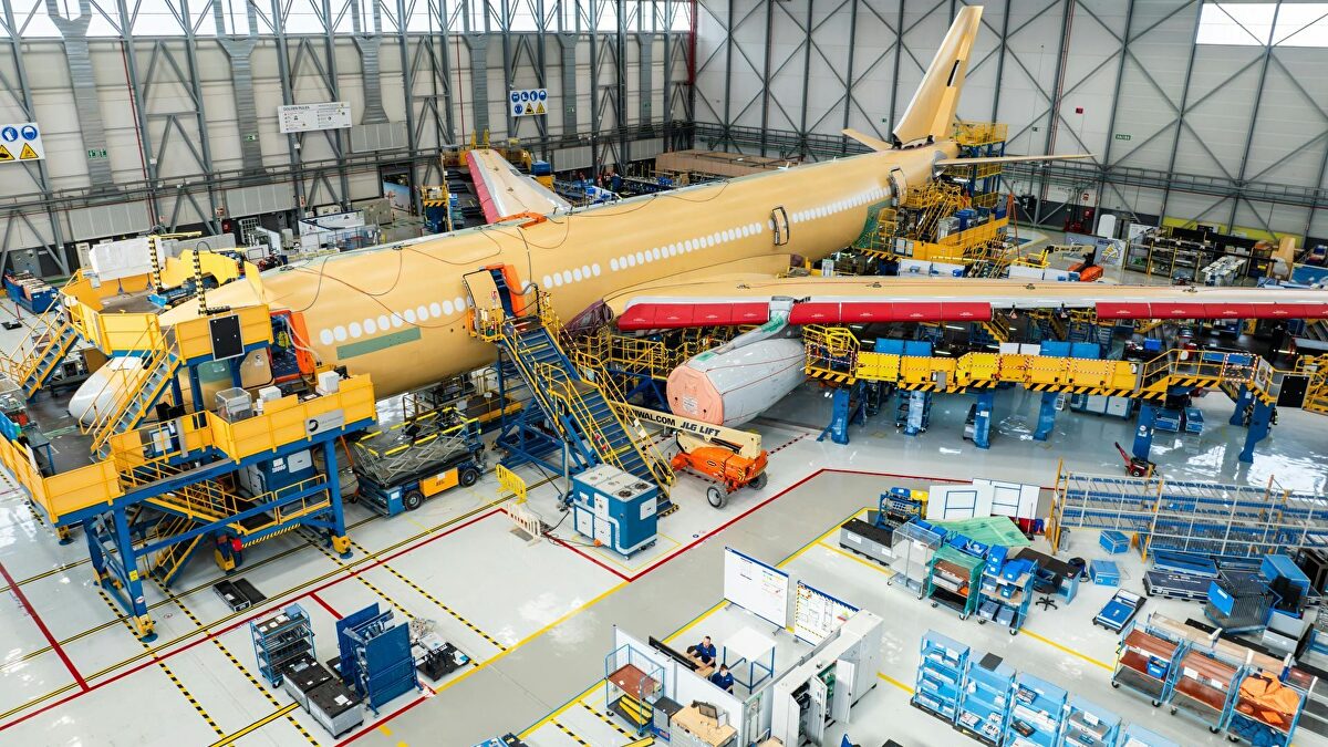 Marruecos recibe su primer avión de transporte militar C295 ensamblado por Airbus en España