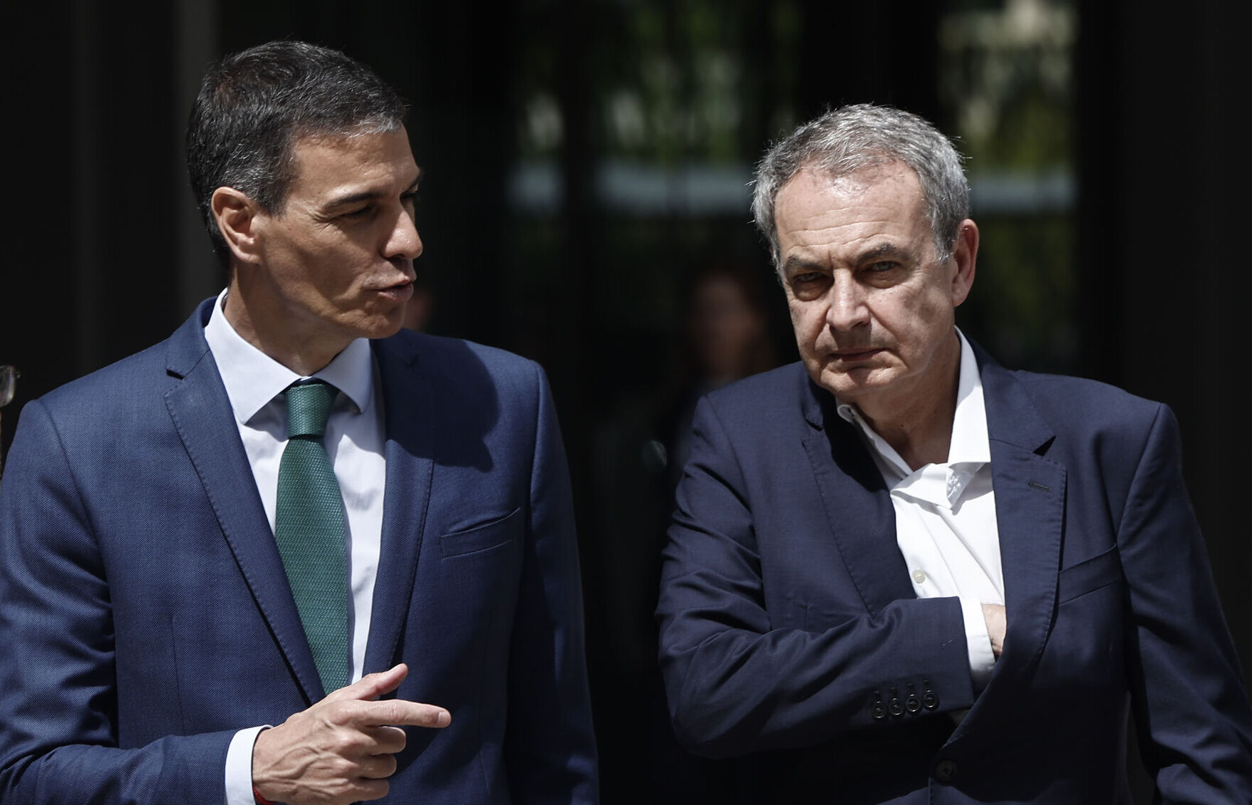 Tertulia de Cuesta: Del papel de Sánchez en la trama Zapatero al viaje que planeó a Caracas el día de su imputación