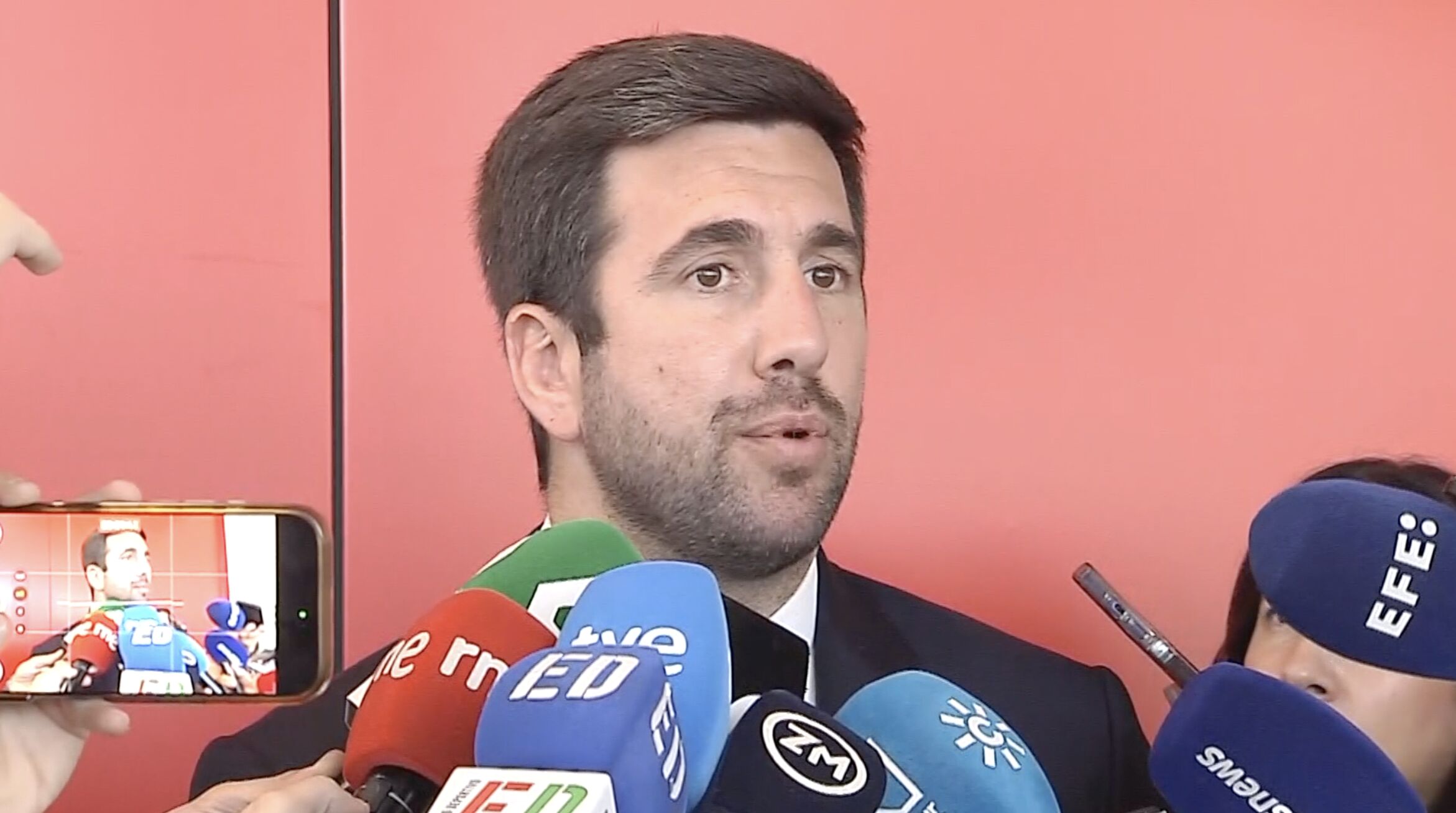 Guerra electoral en el Real Madrid: Riquelme acusa a Florentino de mentir y exige un debate televisivo