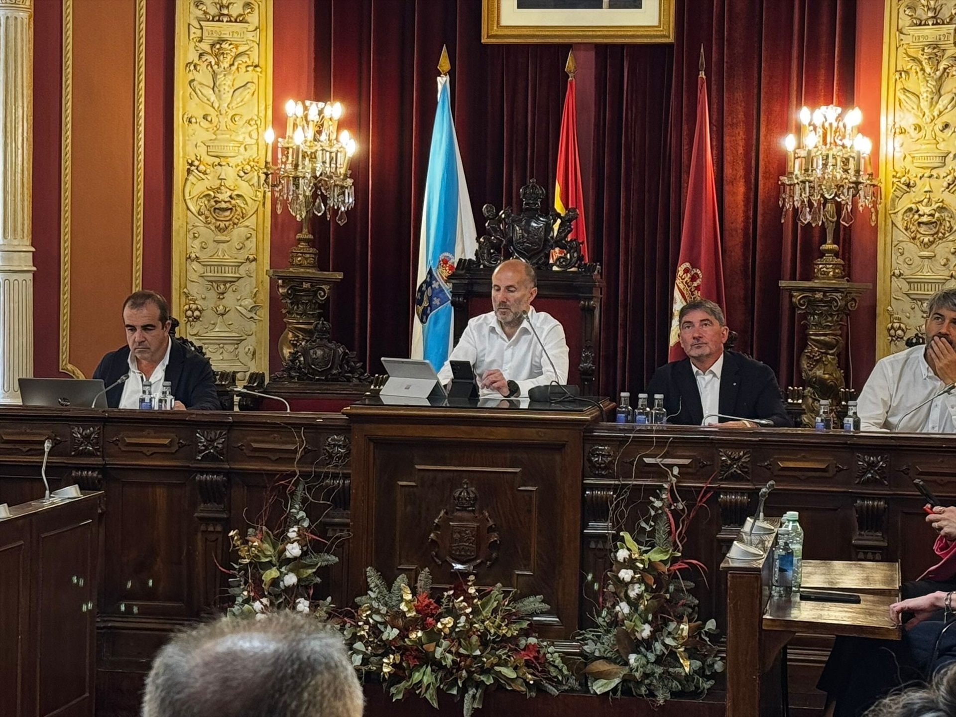 Toda la oposición rechaza la cuestión de confianza de Jácome para aprobar los presupuestos de 2026 en Ourense