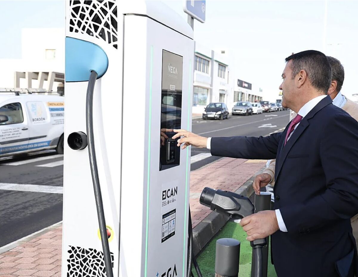 Lanzarote completa su red de carga eléctrica para dar servicio a los siete municipios