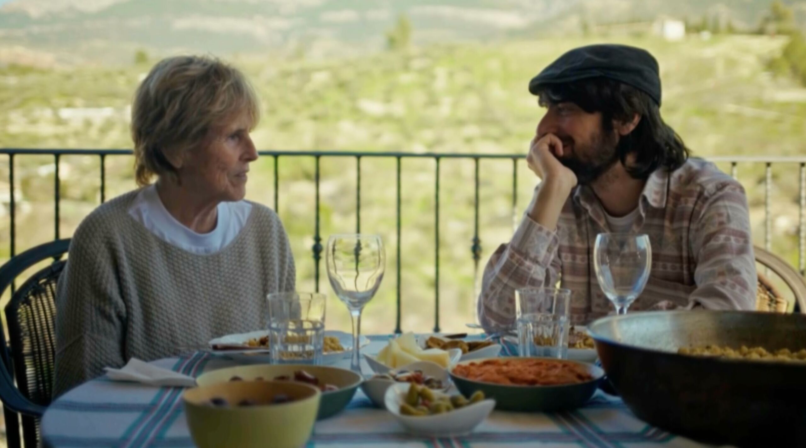 Ni el interesado ataque a Ayuso salva a Mercedes Milá: frío estreno en La 2 de su nuevo programa