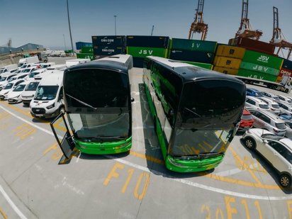 Llegan a Tenerife dos nuevas guaguas de dos pisos para reforzar las líneas de mayor demanda