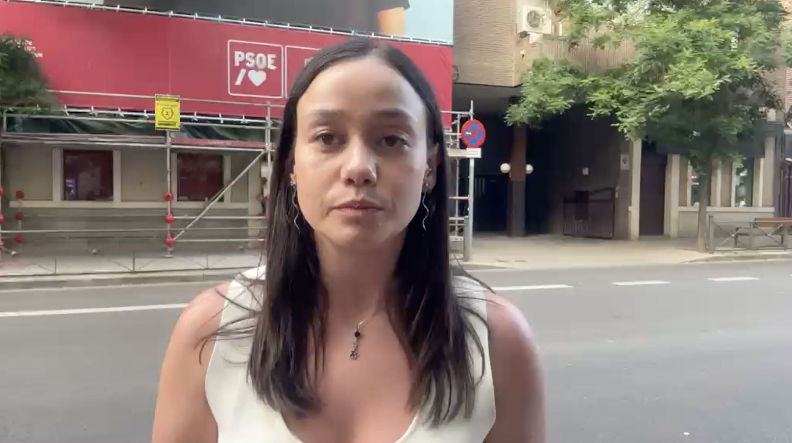 La UCO toma Ferraz durante más de doce horas de operativo, tensión socialista y mariachis en la puerta