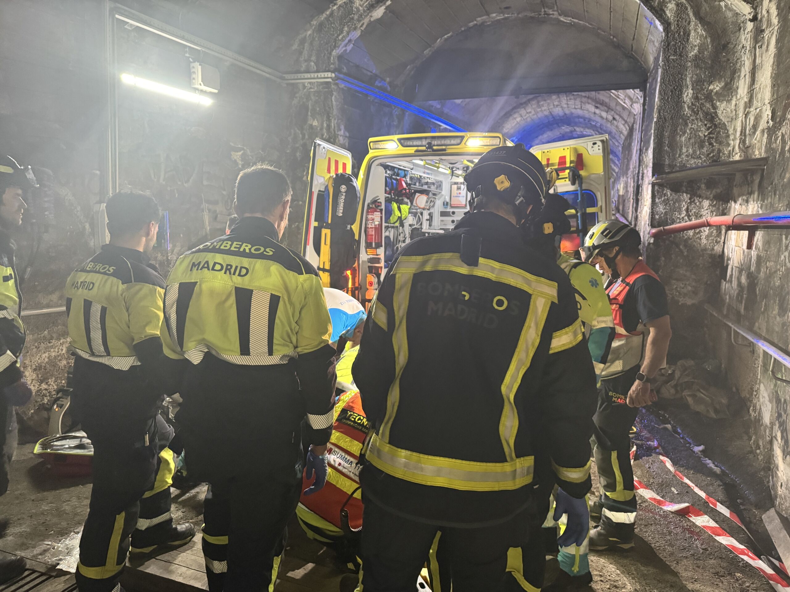 Muere un trabajador tras ser golpeado por una retroexcavadora en un túnel de Cercanías