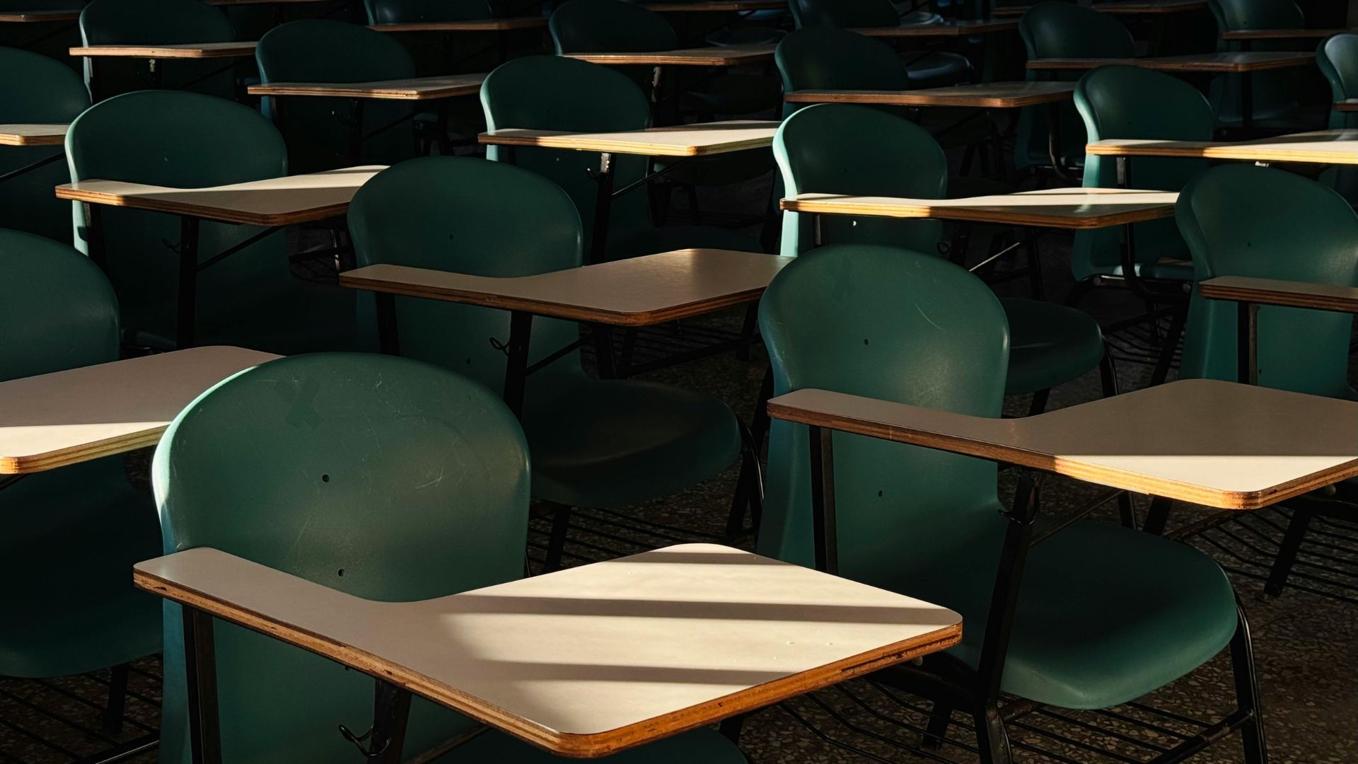 Detienen a un niño de 11 años antes de apuñalar a su profesor: quería publicar el ataque en redes